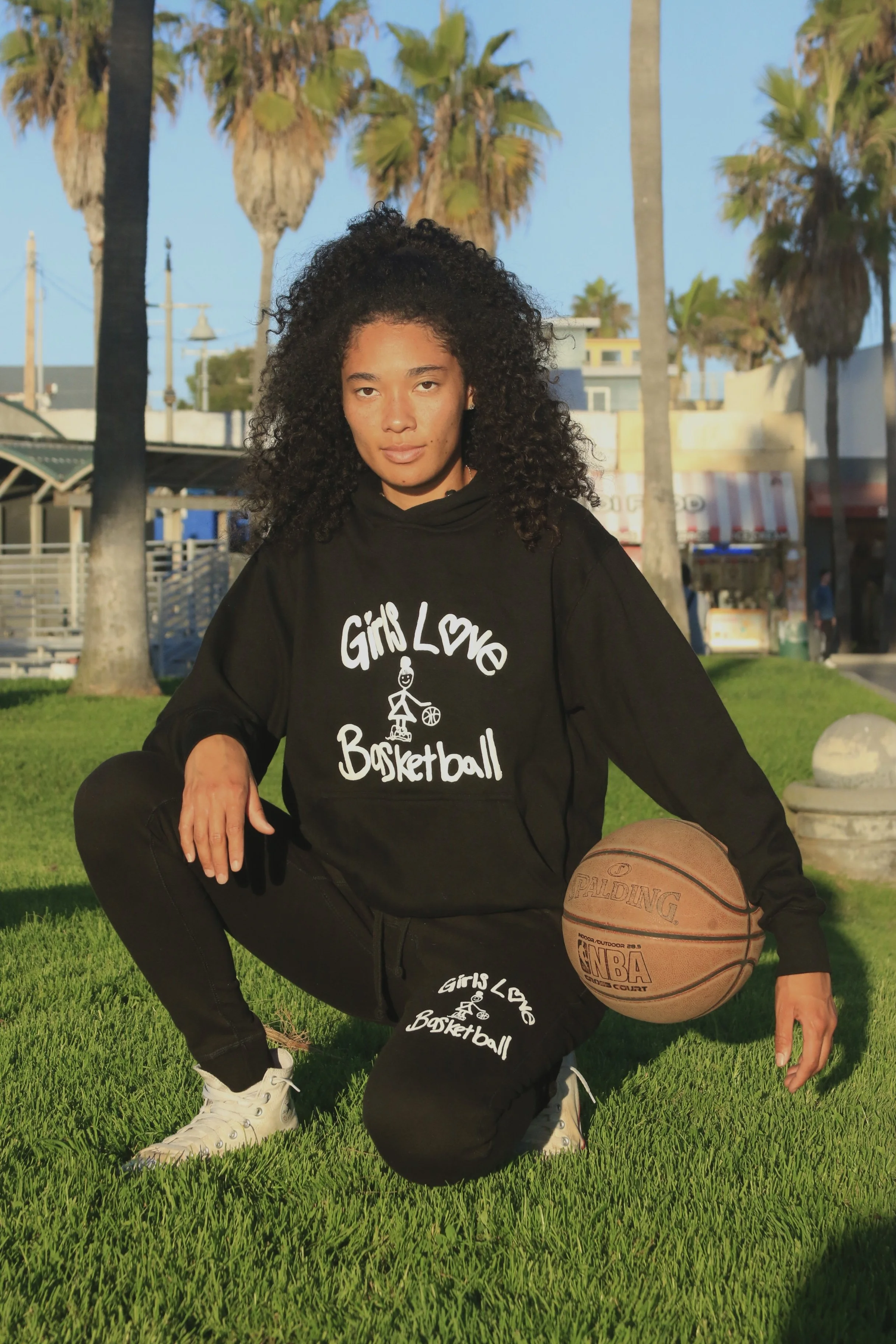 black hoodie n sweat cam squat.JPG