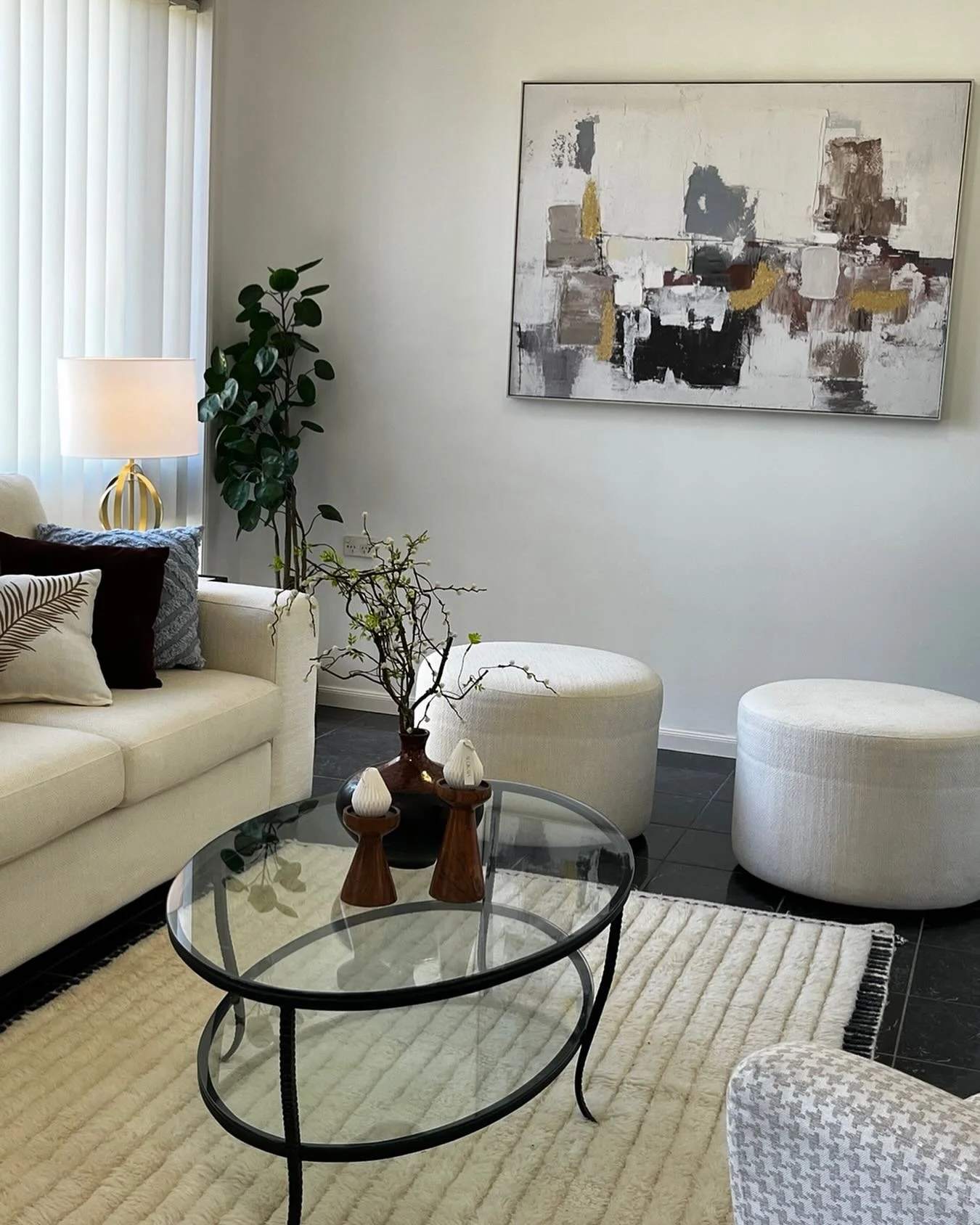 Soft tones, clean lines, and a touch of warmth 🤍
Creating calm spaces that feel like home. 

Property styling #staging #interior #decoration