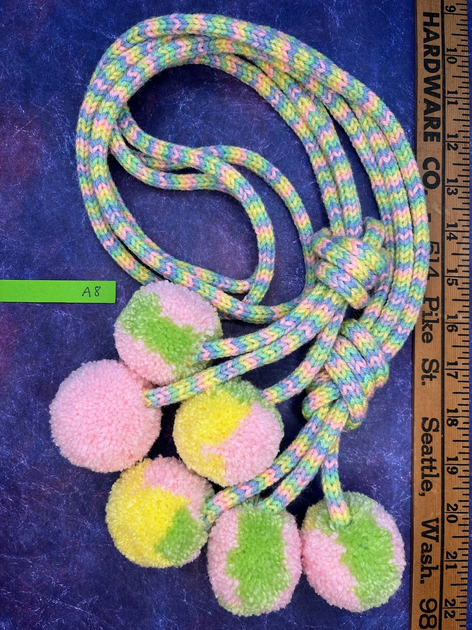 Baby face pompom scarf A8