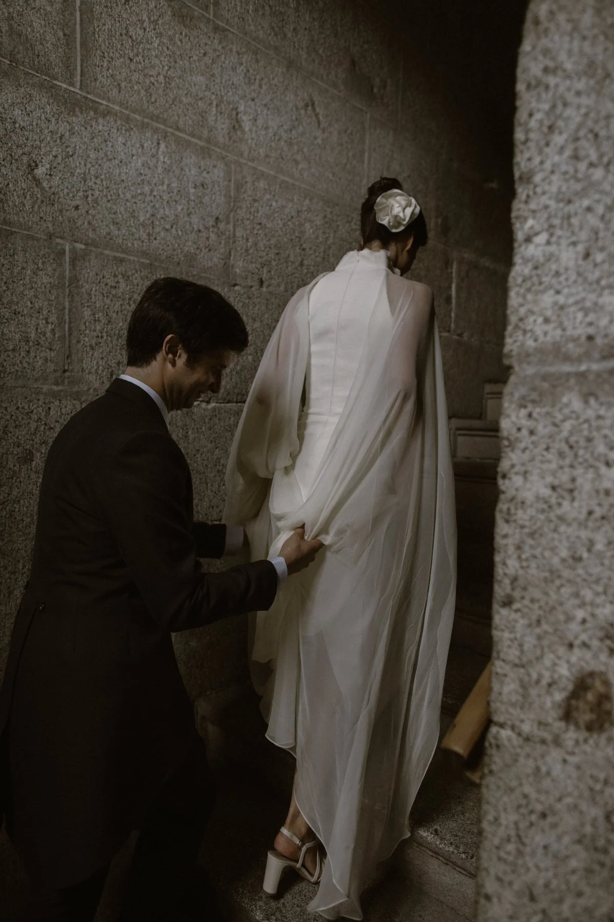 Elegant wedding portraits at historic Spanish venue photographed by LookImaginary