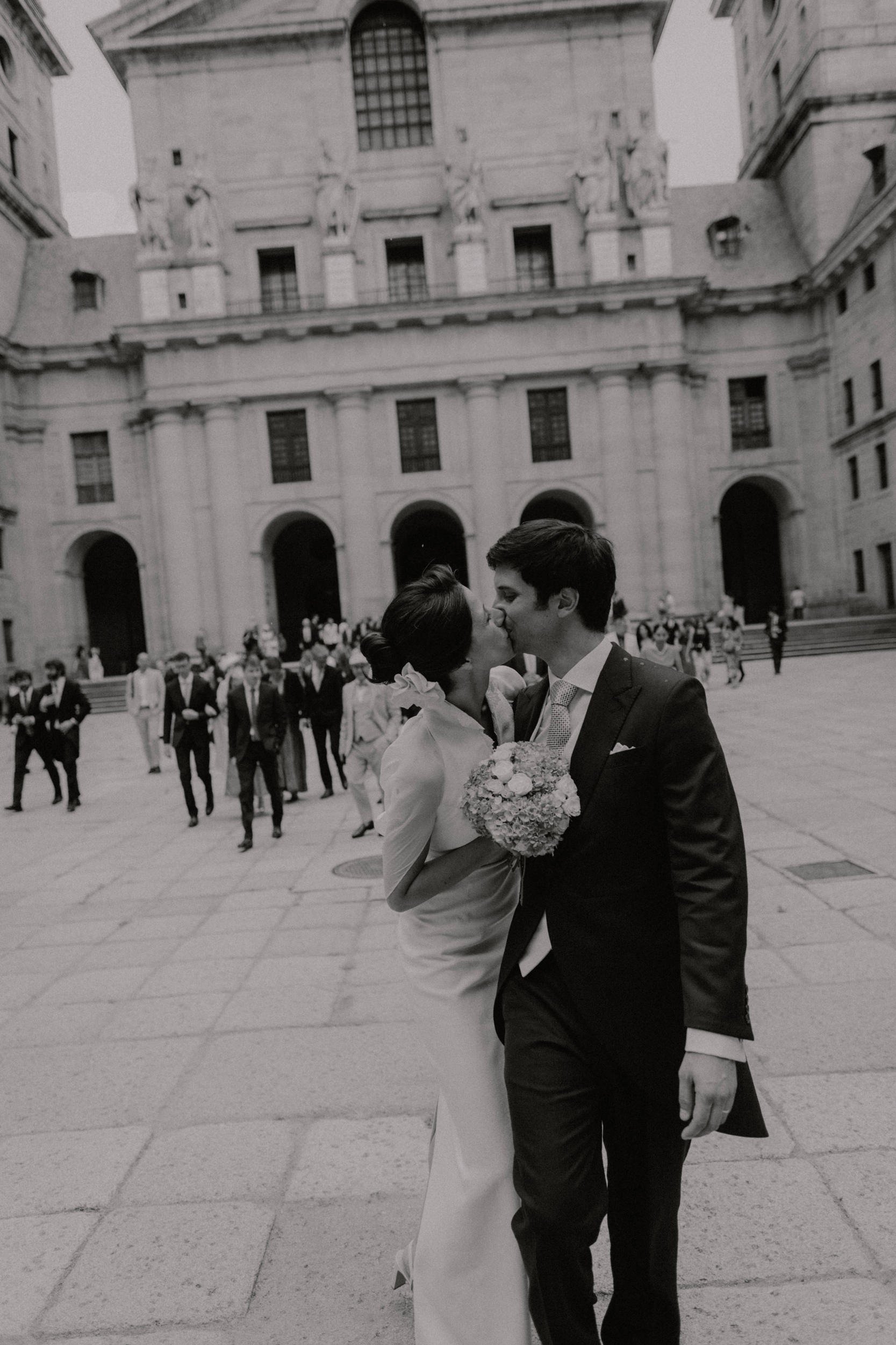 Destination wedding photography in Portugal by lookimaginary