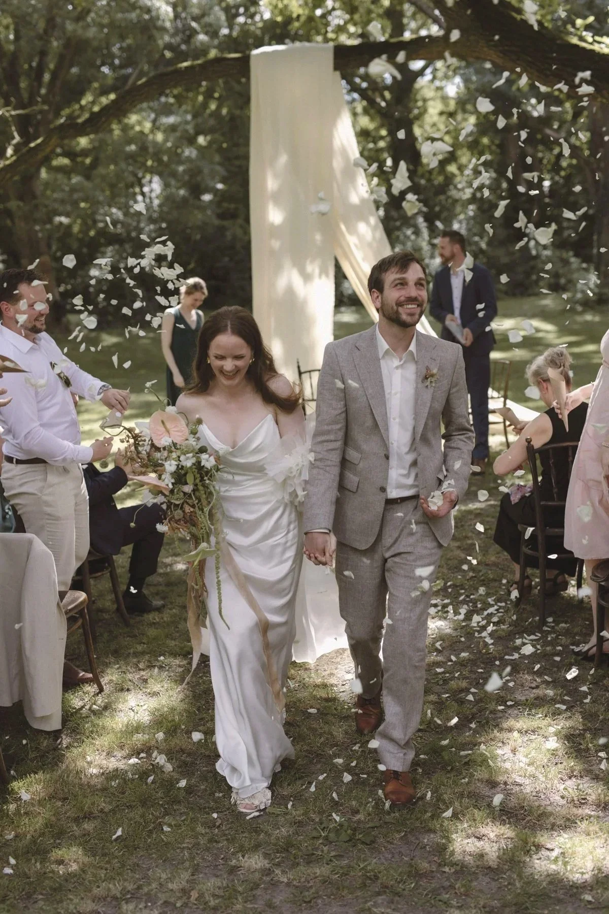 Documentary and editorial mix wedding photography and films in Portugal and Europe