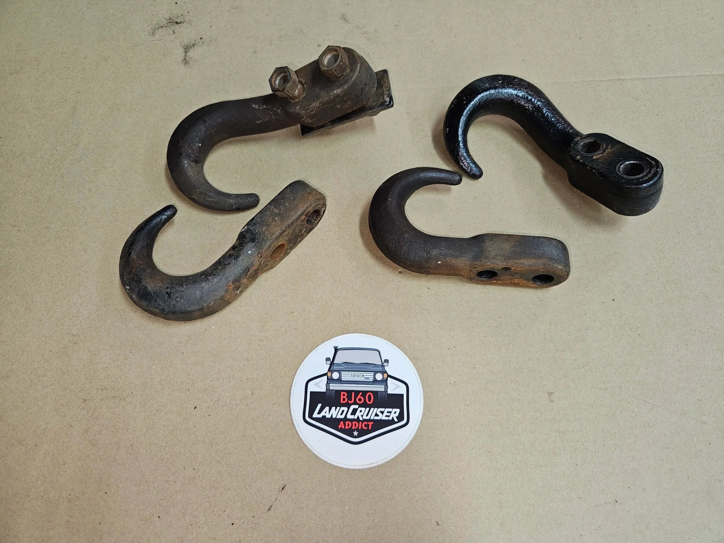 Tow hooks No.1 and No.2 (front and rear)