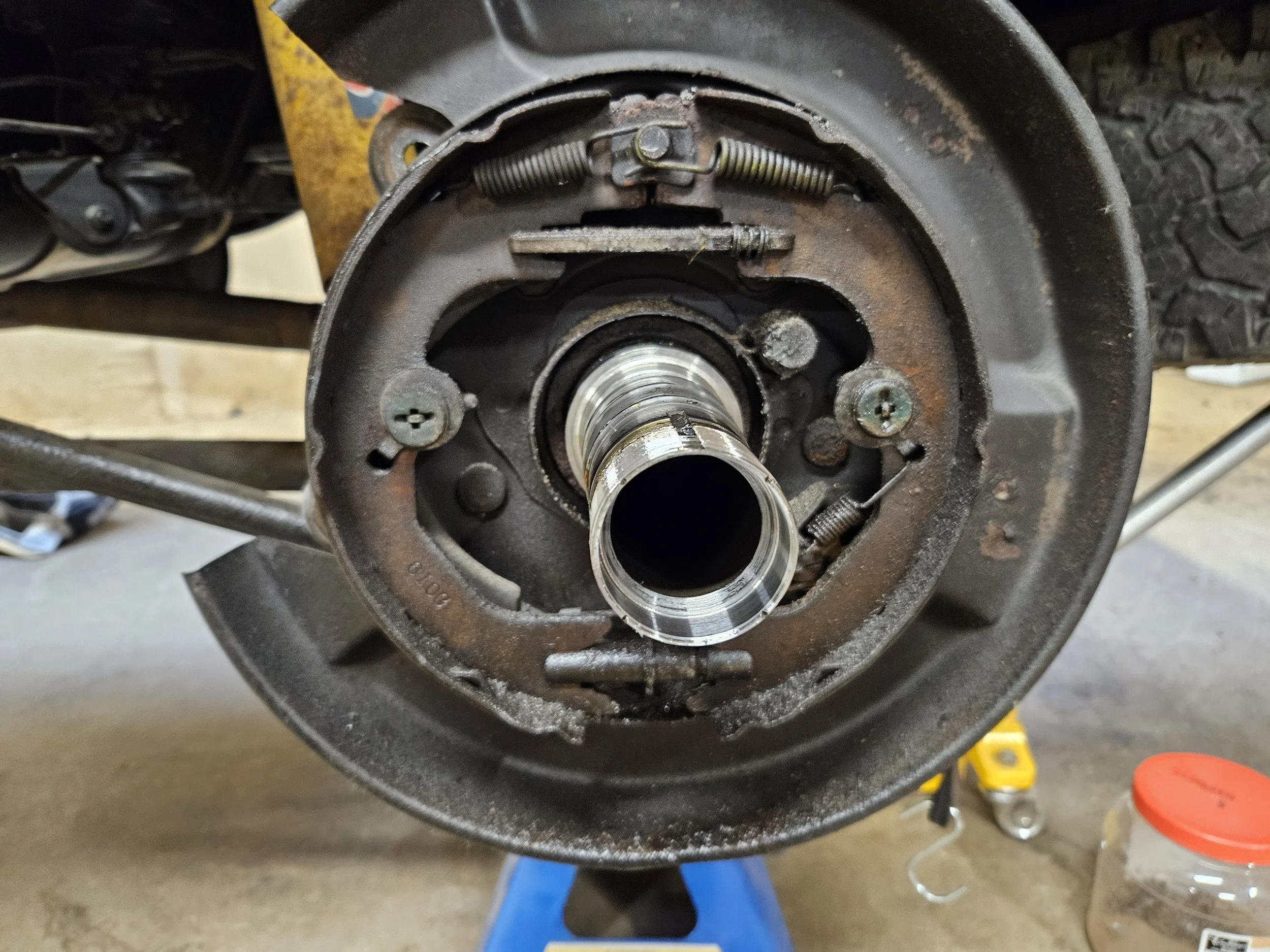 FJ80 Toyota Landcruiser rear inner axle seal replacement.