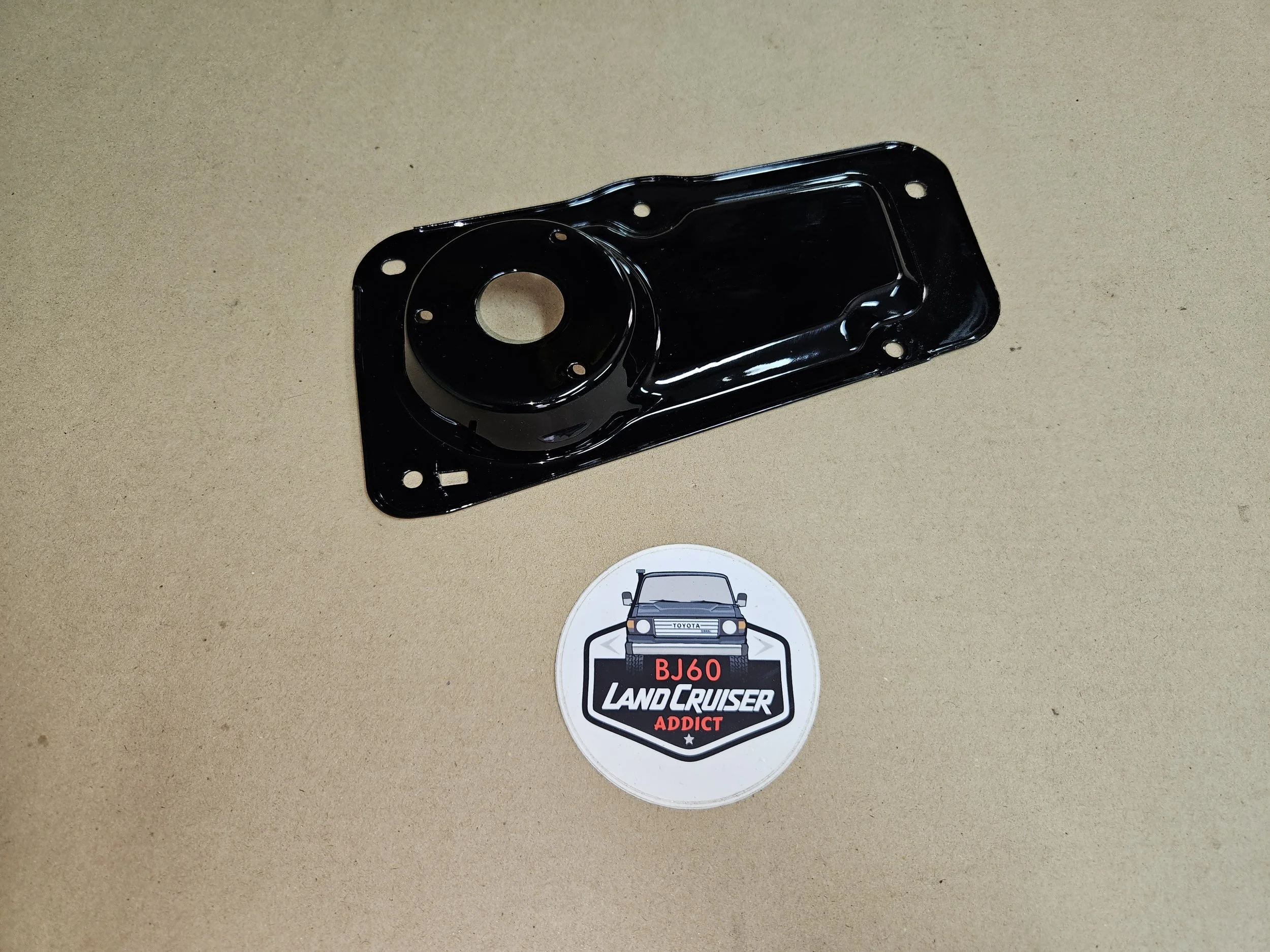 Front wiper motor bracket