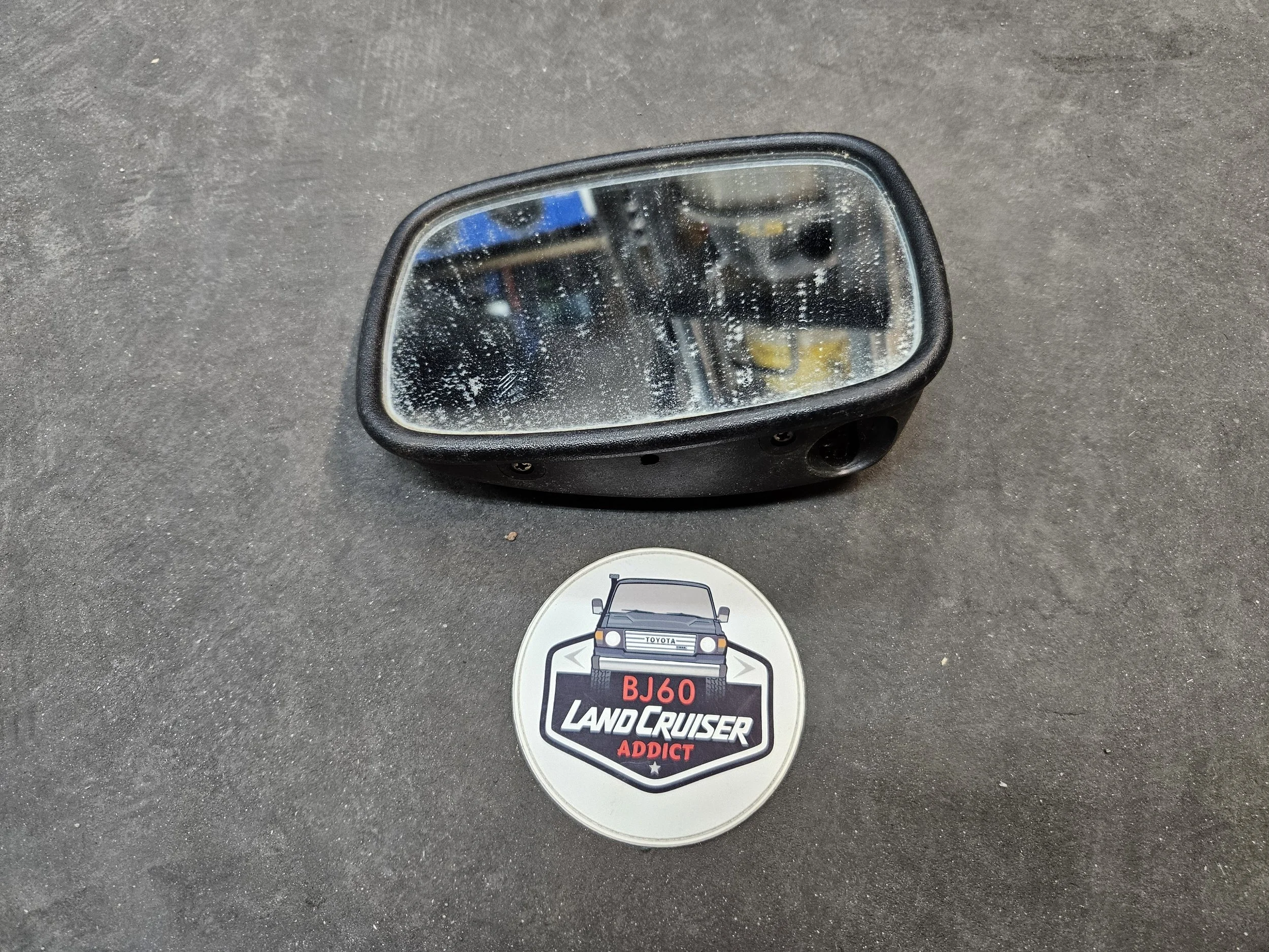 Side view mirror housing (driver's side)