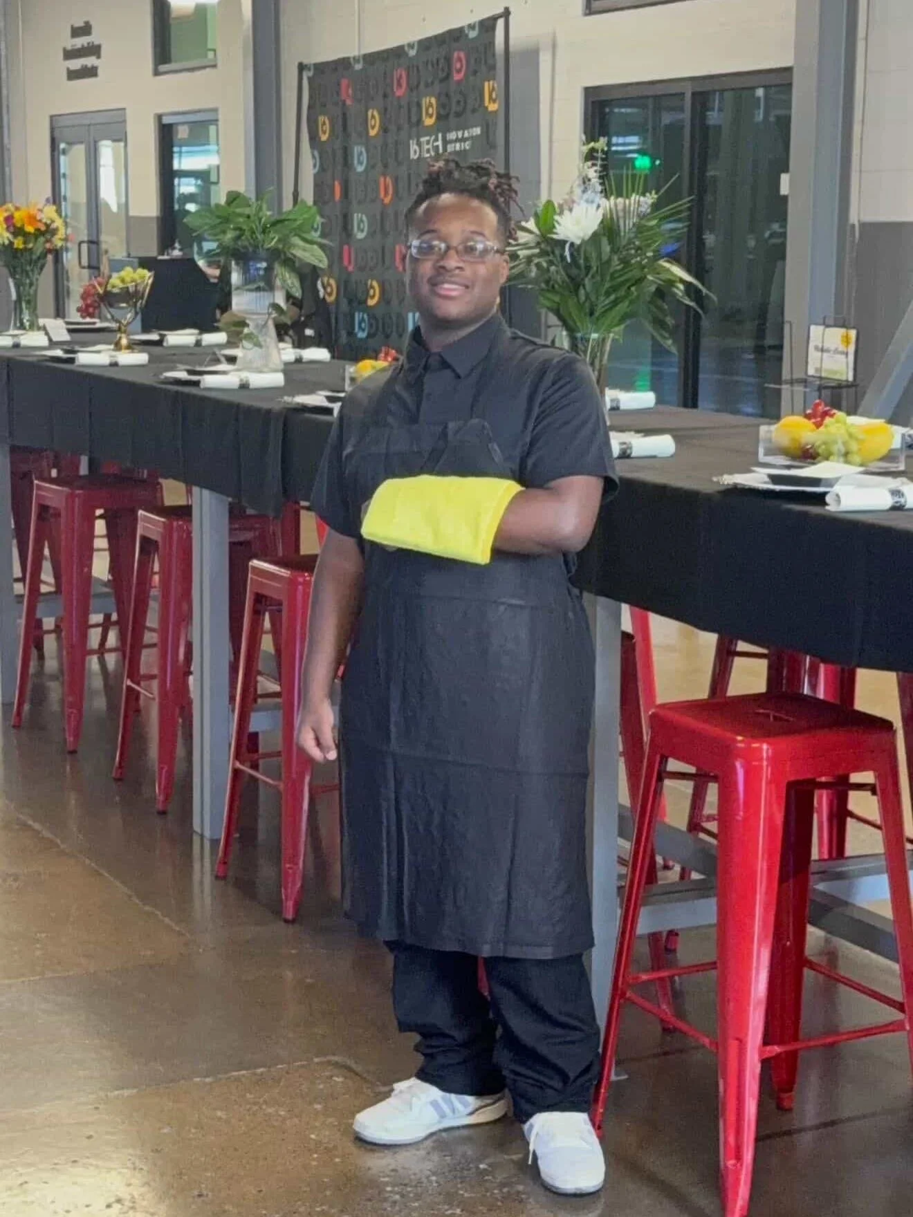 A Moment of Spotlight! ✨👩🏽&zwj;🍳 
LeCorrian Jimpson, one of our talented culinary scholars, took on an impressive capstone project - catering a dinner at the AMP on April 10th. This event wasn't just about great food; it was about sparking convers