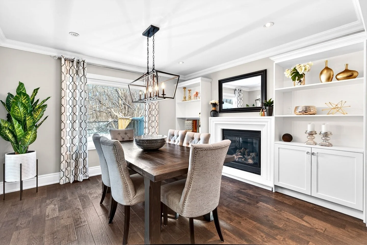 Real Estate Media www.clickonemedia.com
Photos &amp; Floor Plans $250

Former Realtor Providing You With Consistent, Stress Free, Reliable Solutions for Your Listings.

&bull; Lease Photos
&bull; Listing Photos
&bull;&nbsp;Floor Plans
&bull;&nbsp;Dro