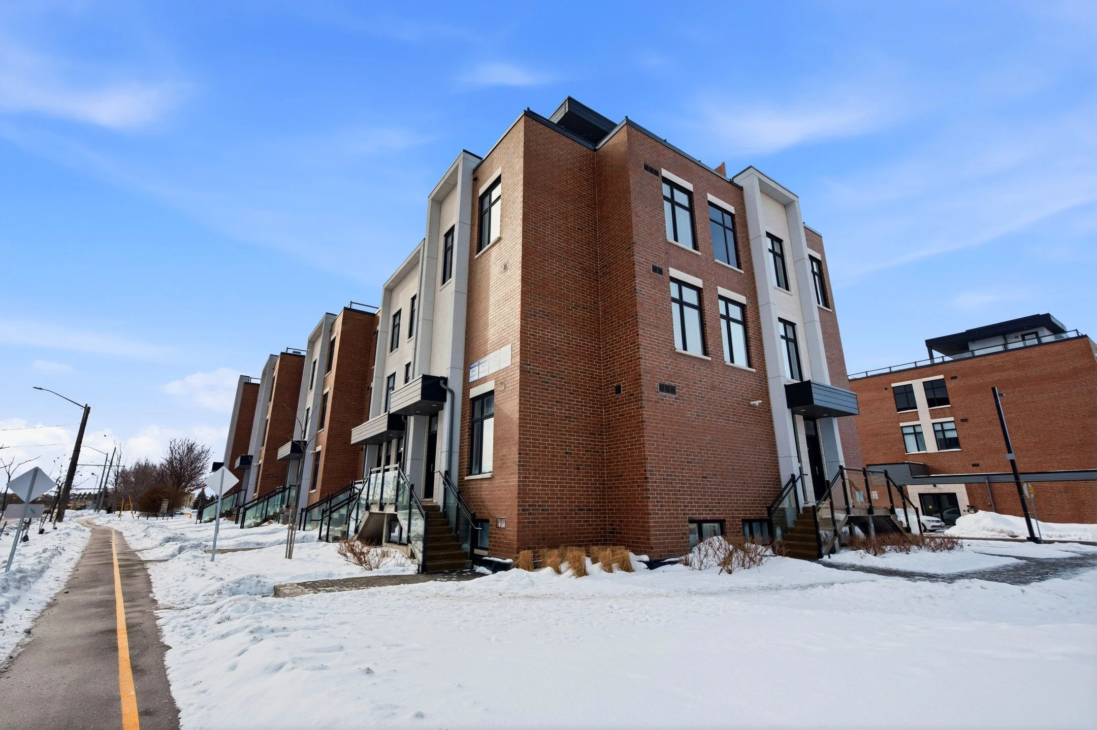 Yesterday's Shoot in Vaughan - Book Your Real Estate Photography at www.clickonemedia.com 
Lease Photos $110 | Listing Photos $165

Former Realtor Providing You With Consistent, Stress Free, Reliable Solutions for Your Listings.

&bull; Lease Photos
