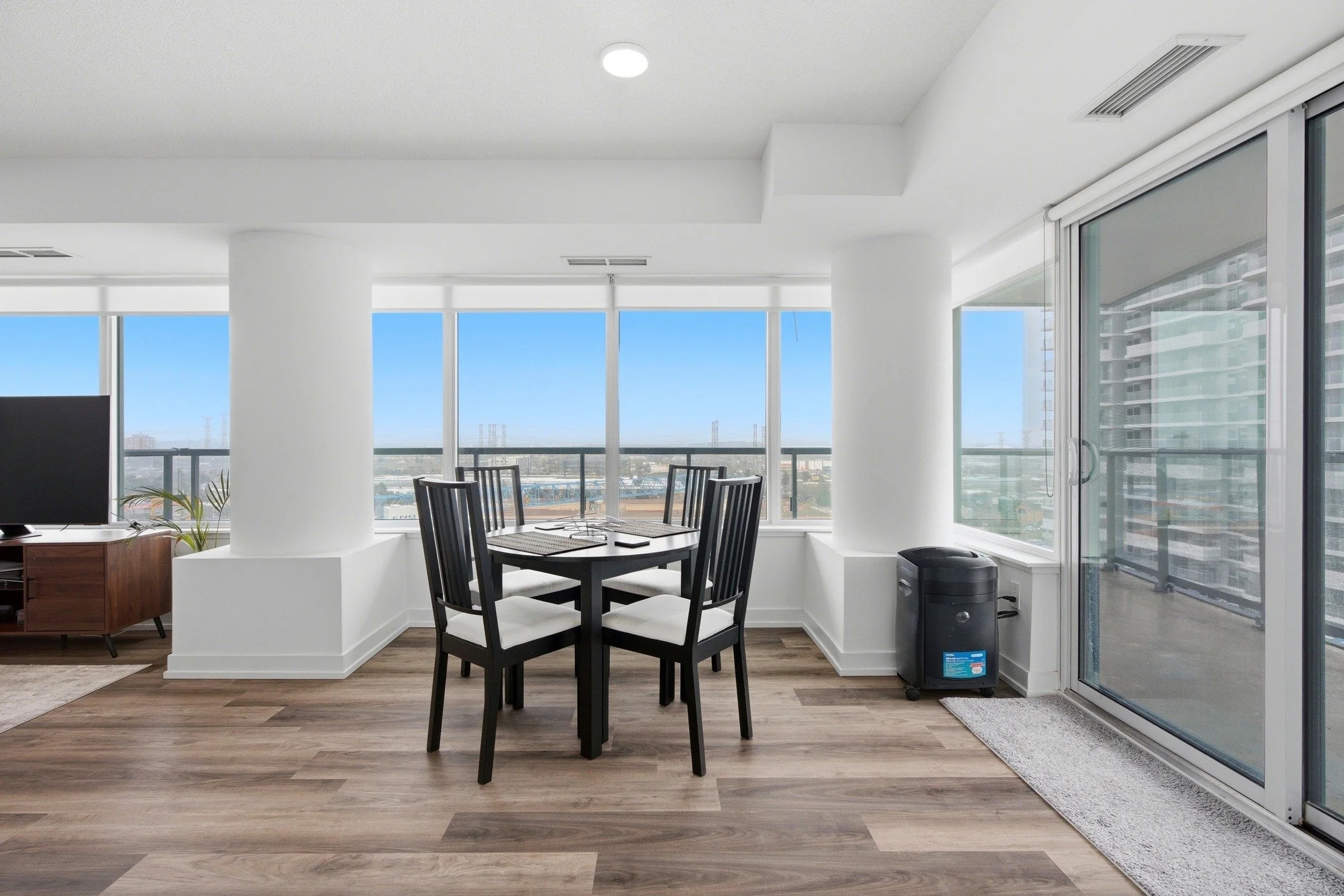 Excited for the Upcoming Week! Book Your Real Estate Photography at www.clickonemedia.com 

Lease Photos $110 | Listing $165 | Photos &amp; iGuide 3D Tours with Measured Floor Plans $390

Former Realtor Providing You With Consistent, Stress Free, Rel