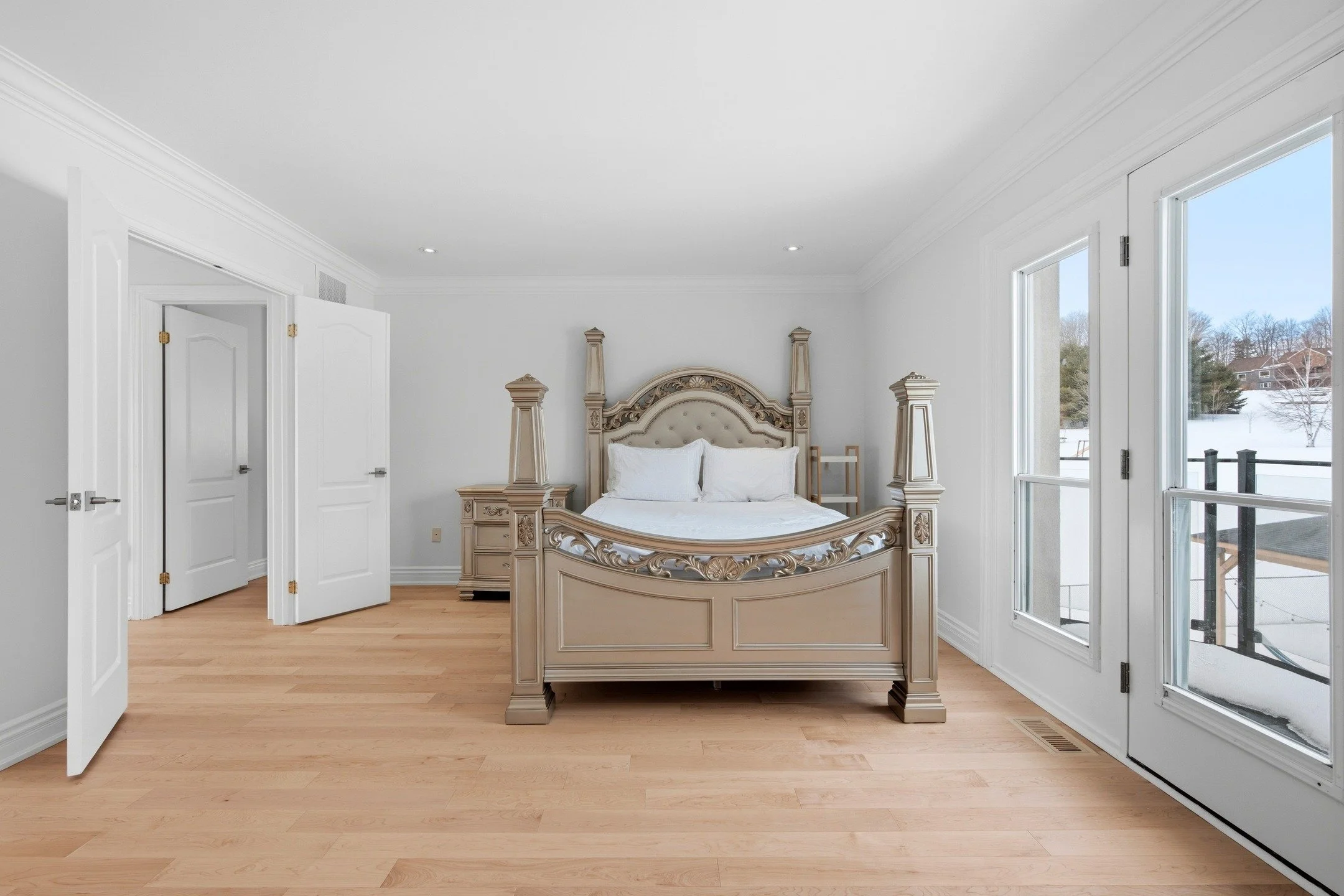 Real Estate Photography www.clickonemedia.com 
Lease Photos $110 | Listing Photos $165

Former Realtor Providing You With Consistent, Stress Free, Reliable Solutions for Your Listings.

&bull; Lease Photos
&bull; Listing Photos
&bull;&nbsp;Floor Plan