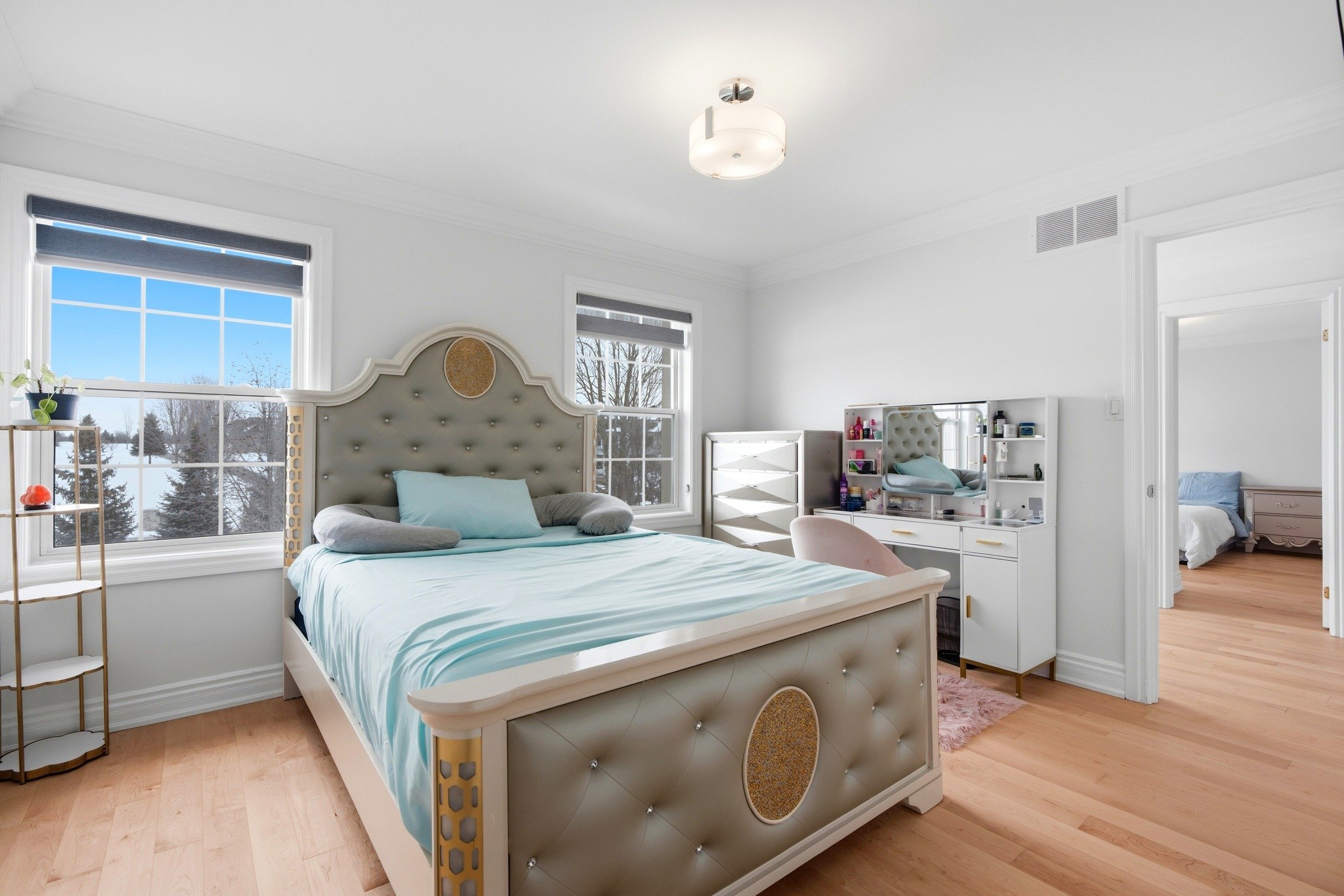 Real Estate Photography www.clickonemedia.com 
Lease Photos $110 | Listing Photos $165 | 
Photos &bull;&nbsp;Drone&nbsp;&bull; Floor Plans $350

Former Realtor Providing You With Consistent, Stress Free, Reliable Solutions for Your Listings.

&bull; 