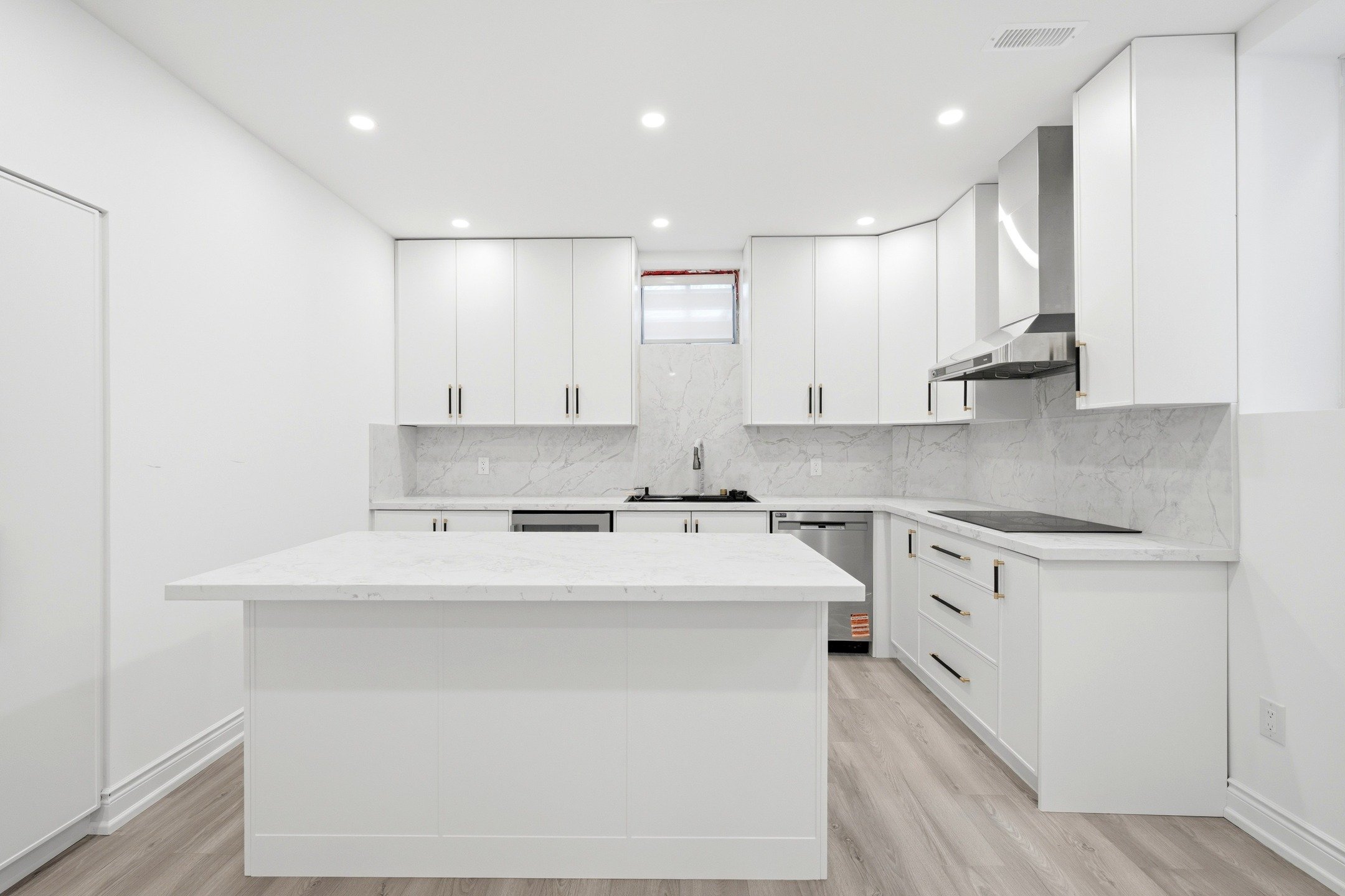 Real Estate Media www.clickonemedia.com 
Lease Photos $110 | Listing Photos $165 | Photos &amp; Drone $250

Former Realtor Providing You With Consistent, Stress Free, Reliable Solutions for Your Listings.

&bull; Lease Photos
&bull; Listing Photos
&b