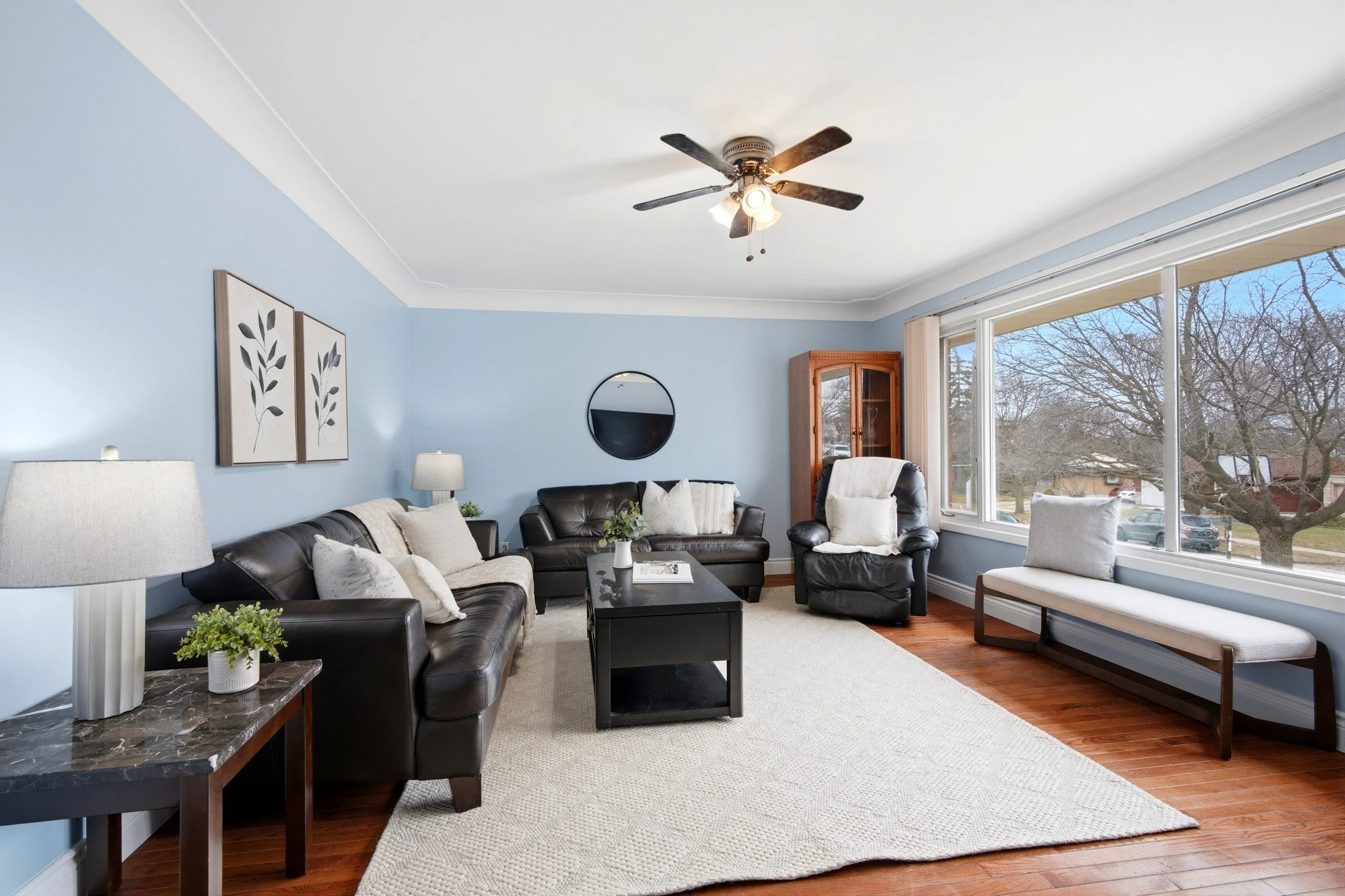 Real Estate Photography www.clickonemedia.com 
Lease Photos $110 | Listing Photos $165

Former Realtor Providing You With Consistent, Stress Free, Reliable Solutions for Your Listings.

&bull; Lease Photos
&bull; Listing Photos
&bull;&nbsp;Floor Plan