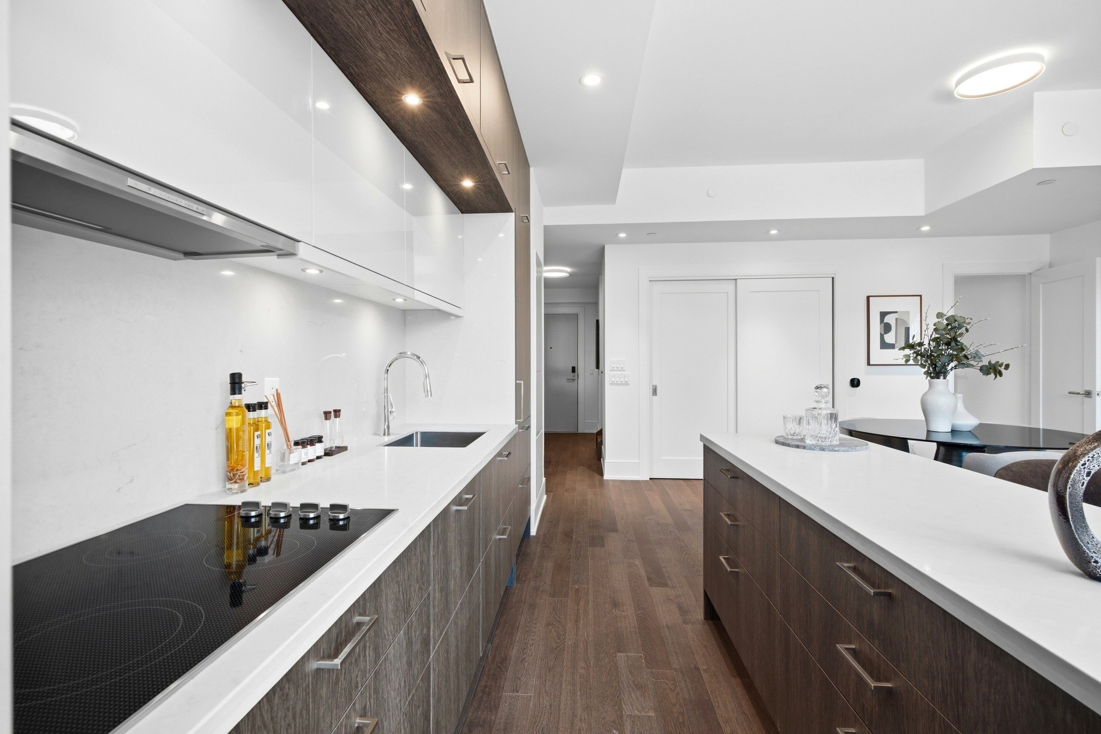 Real Estate Photography www.clickonemedia.com 
Lease Photos $110 | Listing Photos $165 
Photos, iGuide 3D Virtual Tours with Measured Floor Plans $390

Former Realtor Providing You With Consistent, Stress Free, Reliable Solutions for Your Listings.

