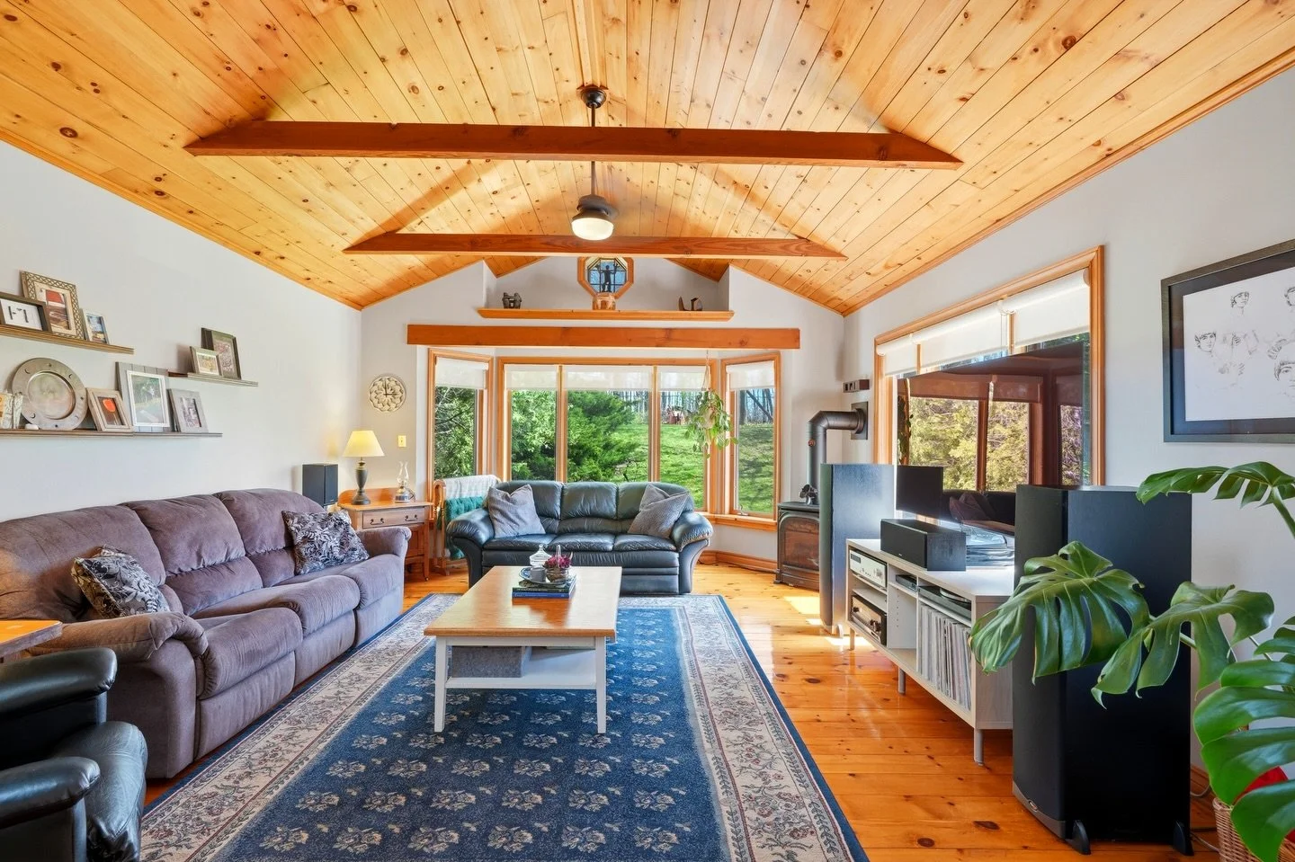 Real Estate Photography www.clickonemedia.com
Lease Photos $110 | Listing Photos $165
Photos &amp; Floor Plans $250

Former Realtor Providing You With Consistent, Stress Free, Reliable Solutions for Your Listings.

&bull; Lease Photos
&bull; Listing 