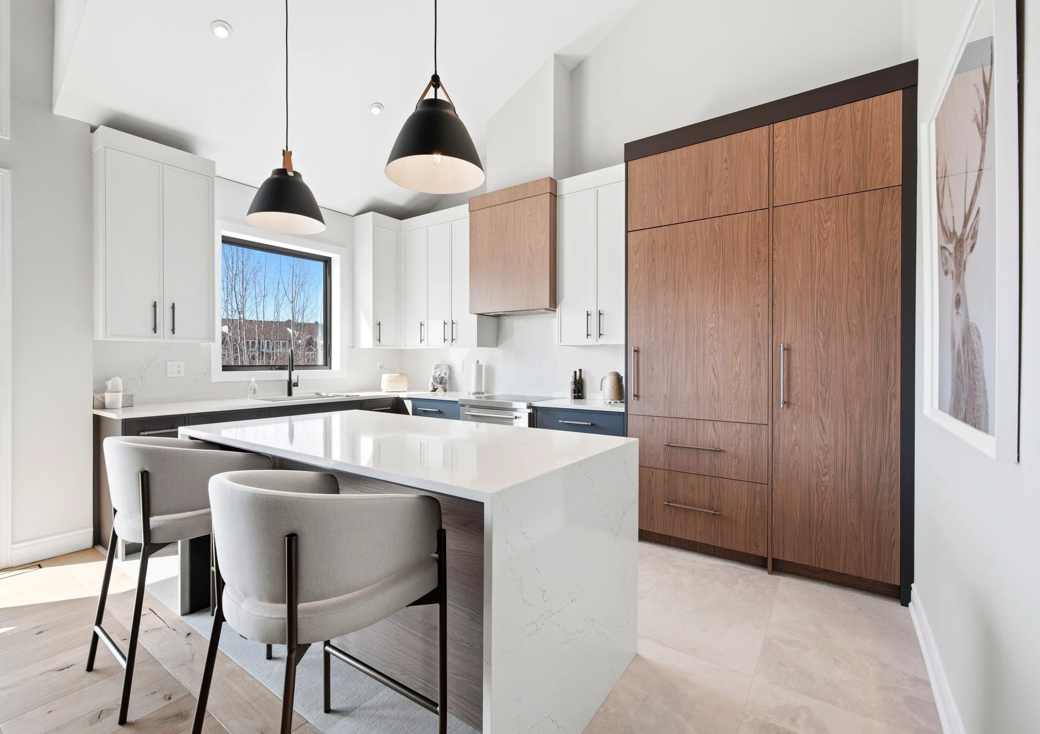 Booking for Next Week! Real Estate Photography www.clickonemedia.com 

Lease Photos $110 | Listing Photos $165 | Photos &amp; Drone $250

Former Realtor Providing You With Consistent, Stress Free, Reliable Solutions for Your Listings.

&bull; Lease P