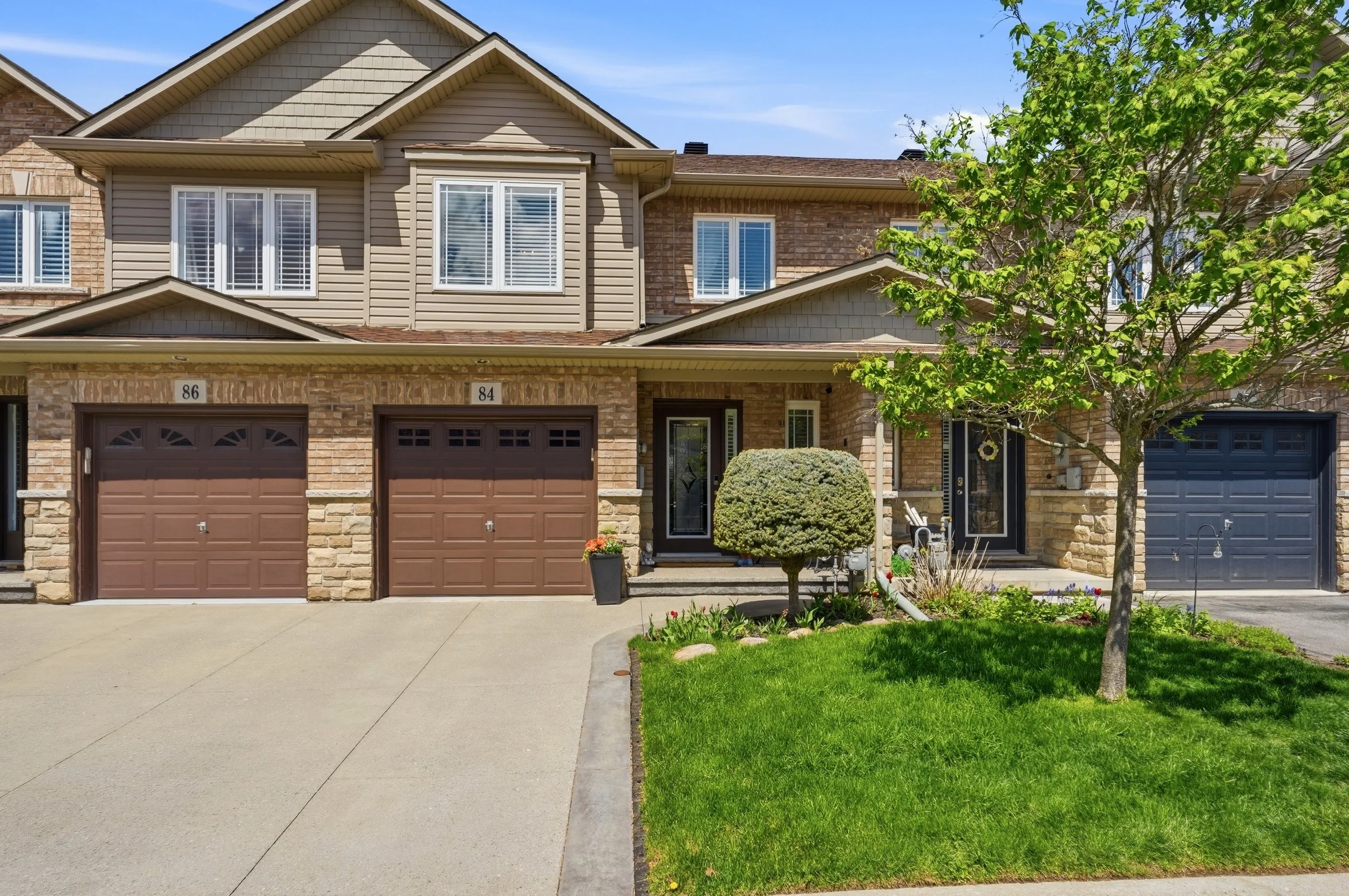 Today&rsquo;s Photoshoot in Stoney Creek - Book Your Real Estate Photography at www.clickonemedia.com 
Lease Photos $110 | Listing Photos $165

Former Realtor Providing You With Consistent, Stress Free, Reliable Solutions for Your Listings.

&bull; L