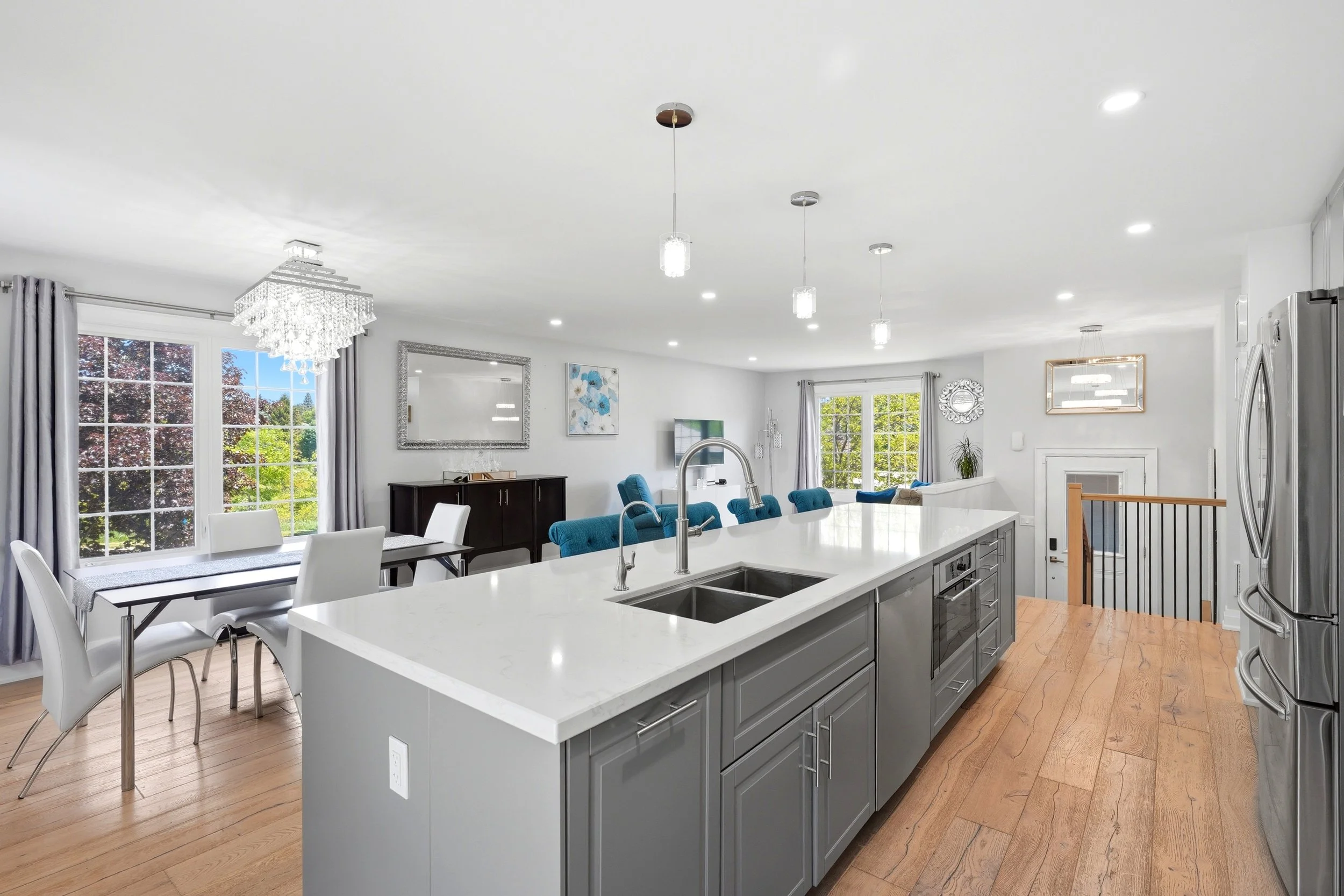 Real Estate Media www.clickonemedia.com 
Lease Photos $125 | Listing Photos $175
Photos &amp; Drone $250 

Former Realtor Providing You With Consistent, Stress Free, Reliable Solutions for Your Listings.

&bull; Lease Photos
&bull; Listing Photos
&bu