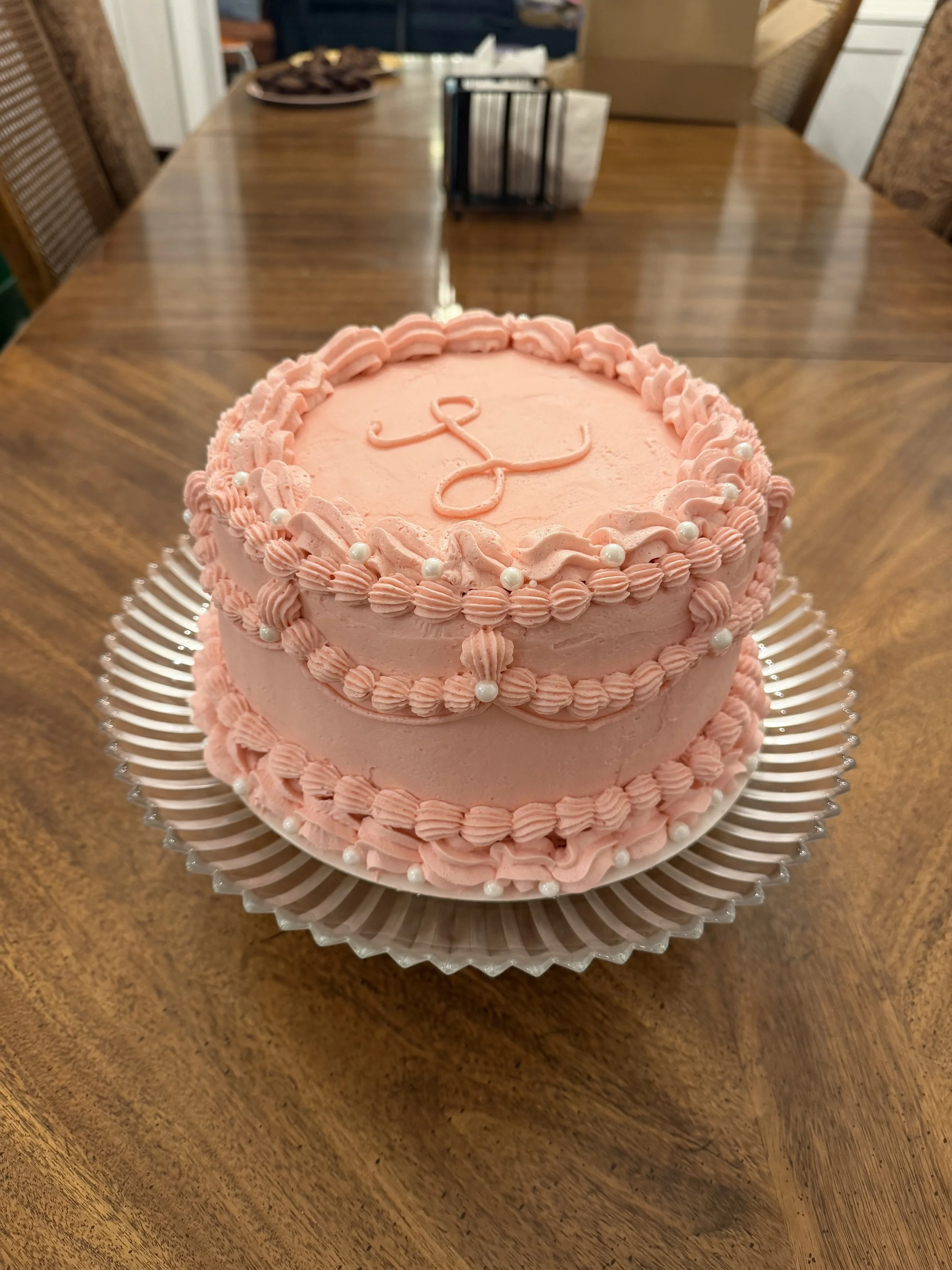 Cakes: simple, elegant, and made for celebrations