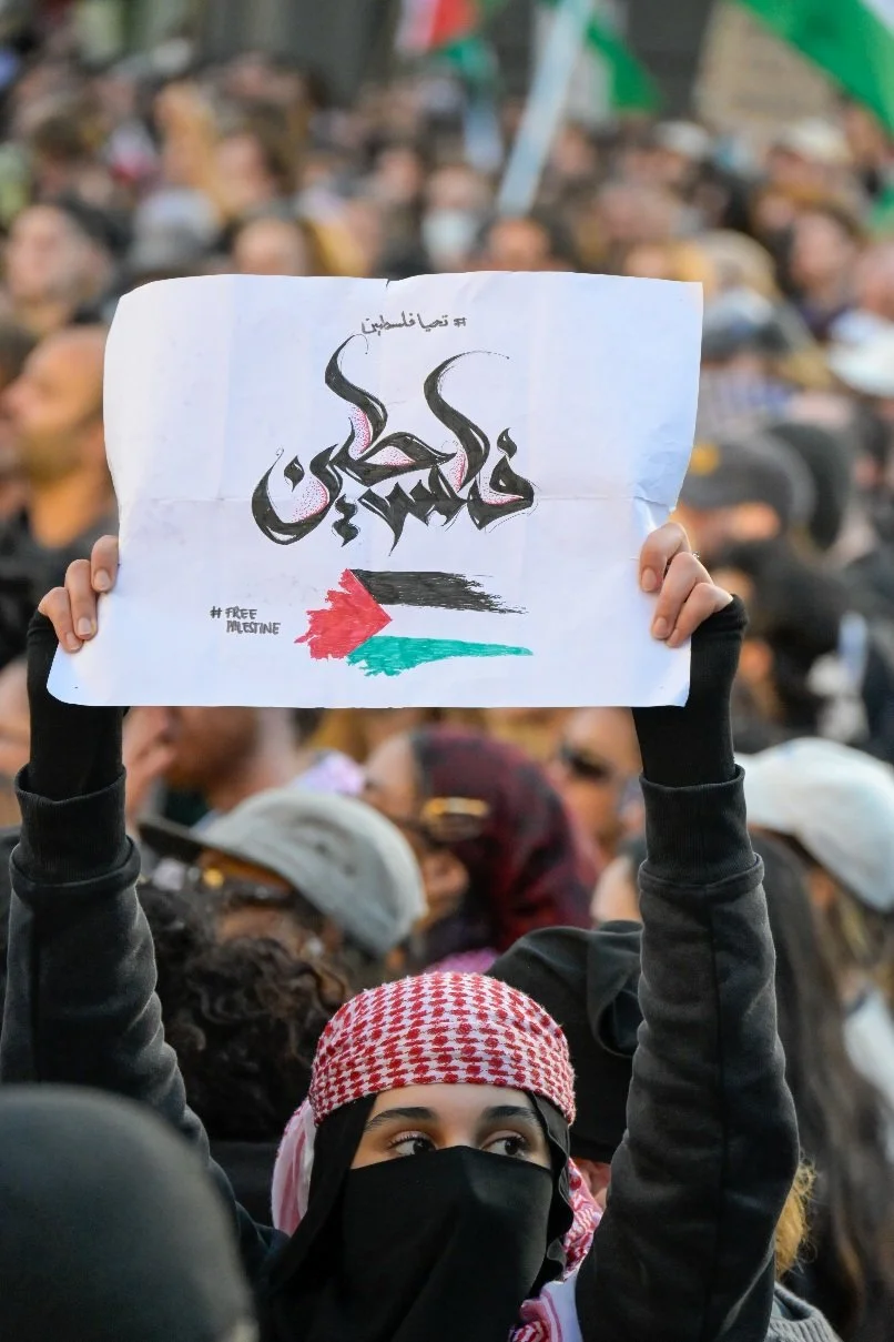 Documentary photograph taken during the Israeli President’s visit to Melbourne on 12 February, capturing protests in Southbank and the CBD, police security measures, and street-level tensions. | photo by Farhad Rajabali