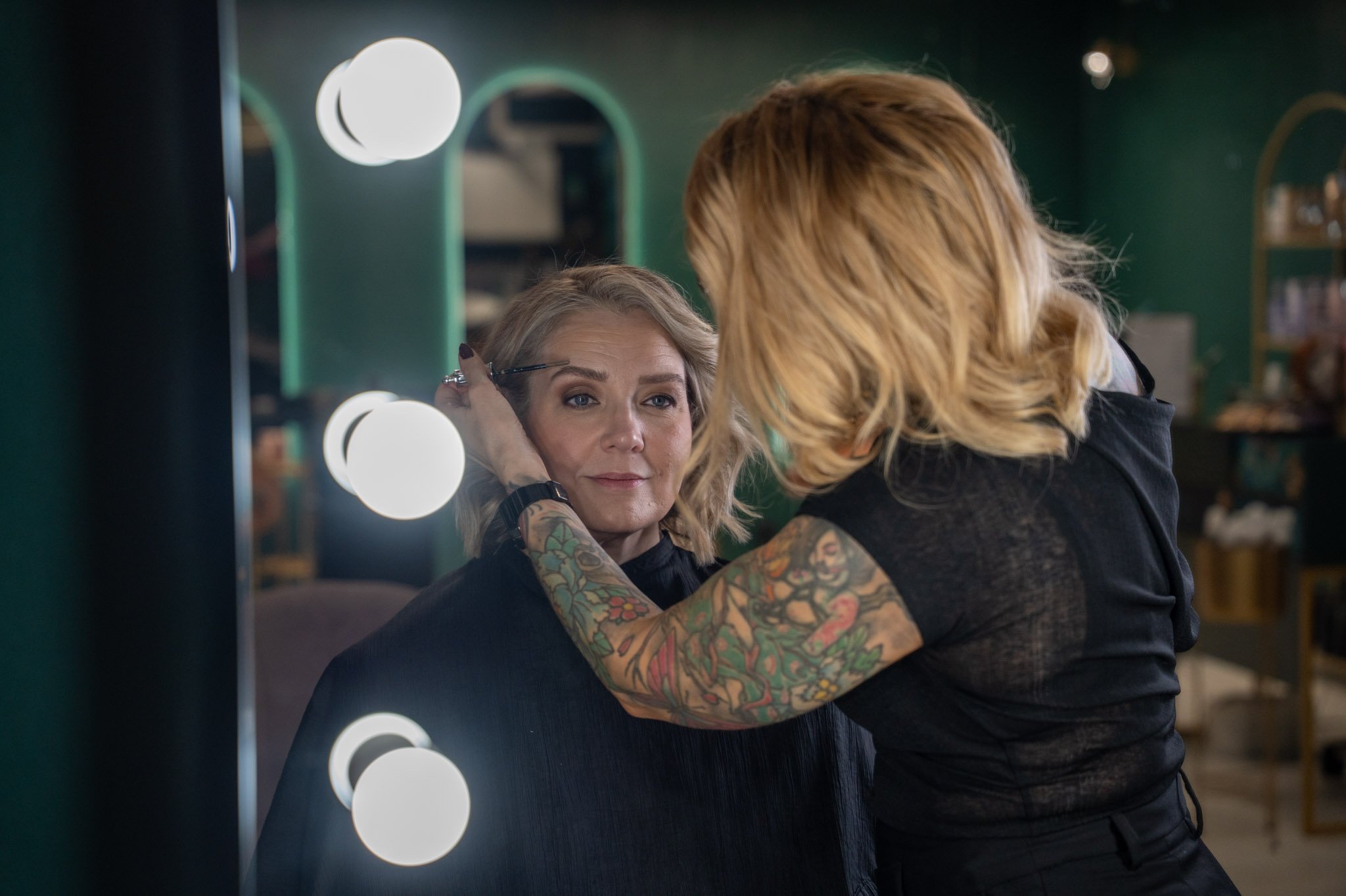 Meikkaaja-Helsinki, aikuisen naisen juhlameikki tai päivämeikki.