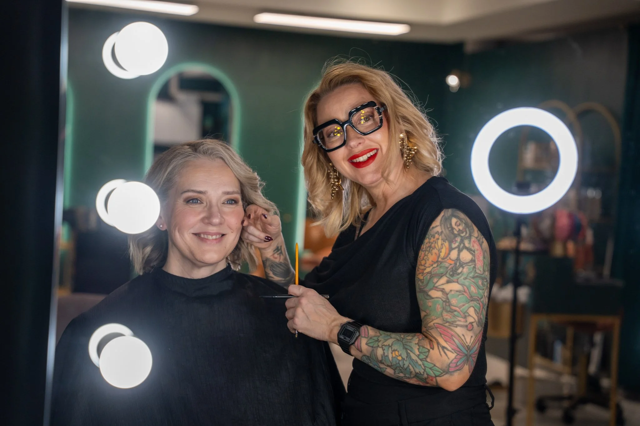 Aikuisen naisen muodonmuutos Helsinki. Opi meikkaamaan.