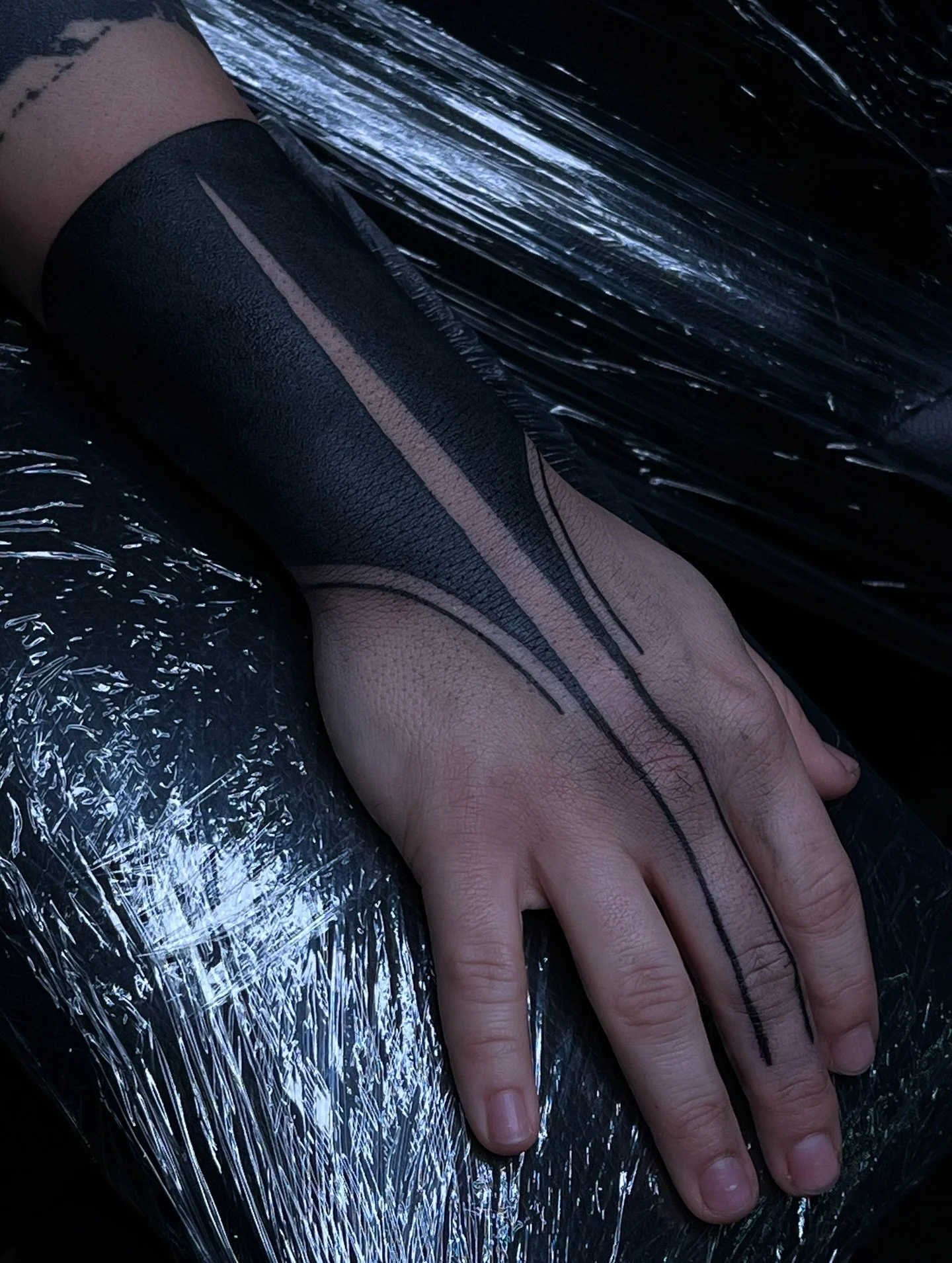 First tattoo and first post of 2026.

Freehand tattoo done in @secretcirclezh in Z&uuml;rich

I start booking 2026 in Bern, Fribourg and Z&uuml;rich. Hmu 

I&rsquo;m also available in @holysunshine.bxl in Brussels in March, Berlin and Hamburg to be c