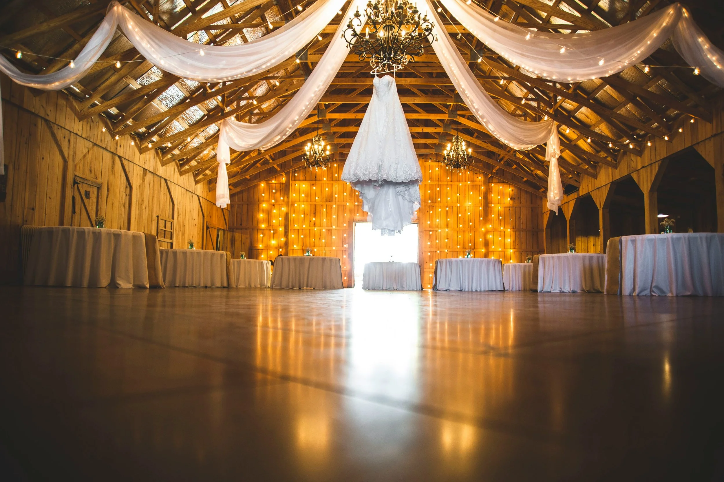 What A Wedding DJ Can Tell About A Room In 60 Seconds