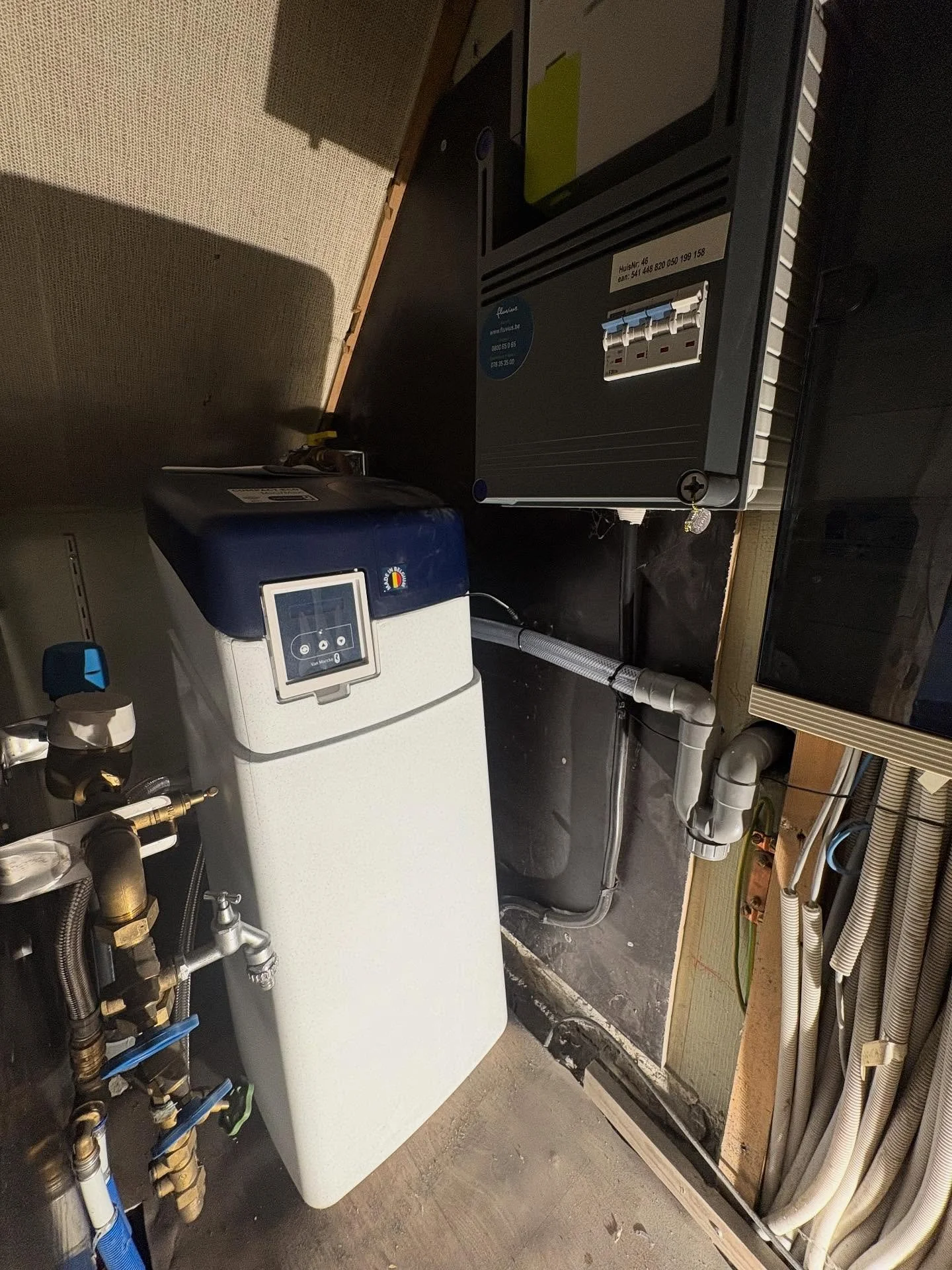 Onder het motto &lsquo;Da ga nie, da besta nie!&rsquo; 

Ze zeggen vaak: &lsquo;dat gaat daar nooit passen&rsquo;&hellip; en t&oacute;ch staat hij er 😉.
Geen afvoer voorzien? Dan maken we er gewoon eentje.
Bij ons geldt: krap of niet, het komt altij