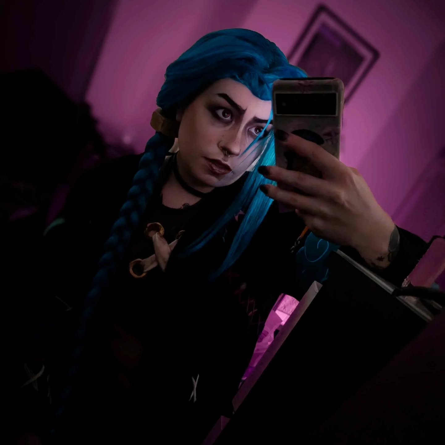 That's me! 💣 

Second proper Jinx makeup test went well and I'm super happy with how she's coming along. Wig has been updated too! Not entirely happy with the hairline bit it's a work in progress! 

#cosplay #jinxcosplay #jinx #arcane #jinxarcane
