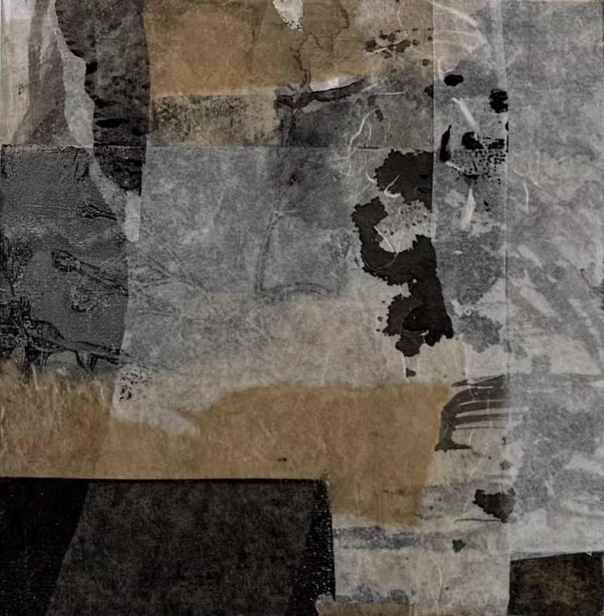 Gefärbte und gesammelte Papiere, gelli prints, Kohle, Acryl