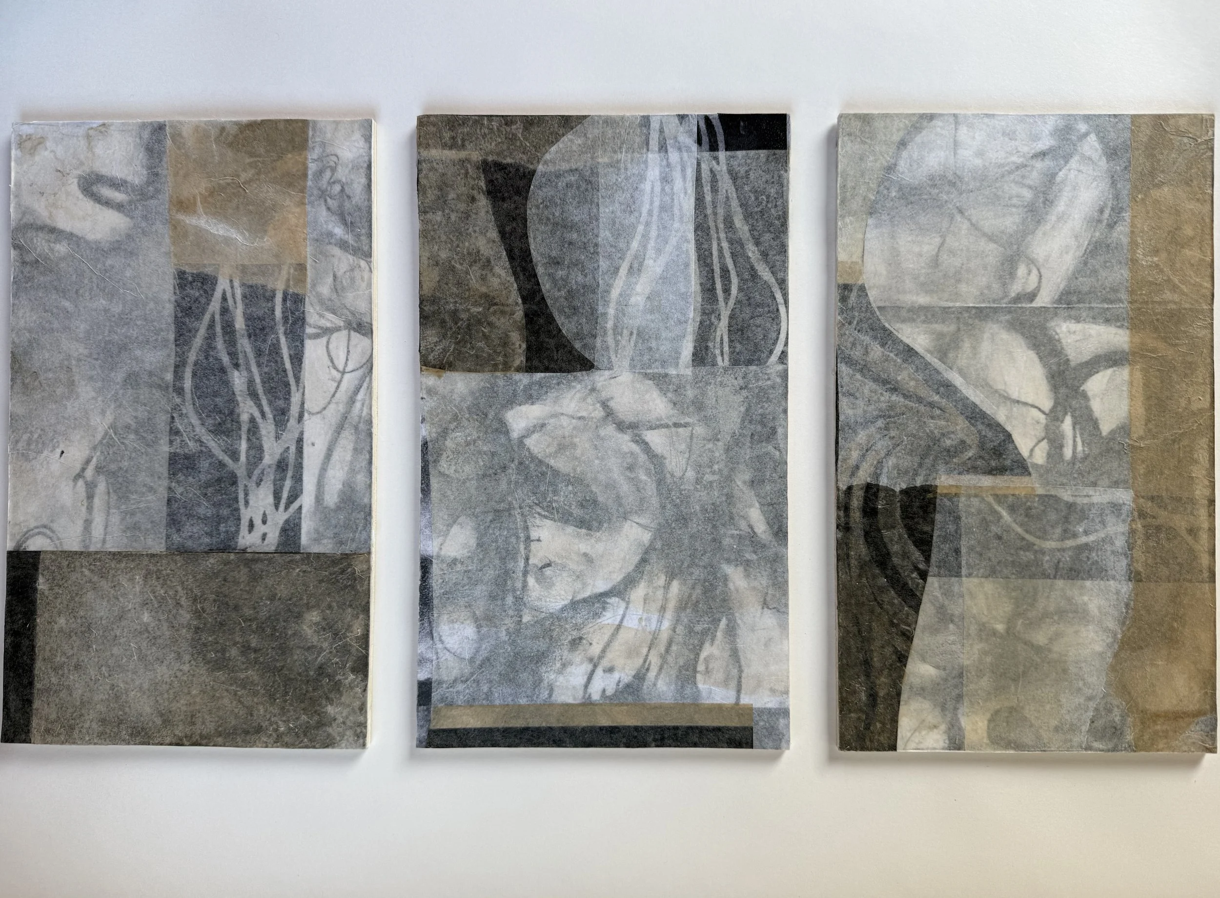 Gefärbte und gesammelte Papiere, gelli prints, Kohle, Acryl