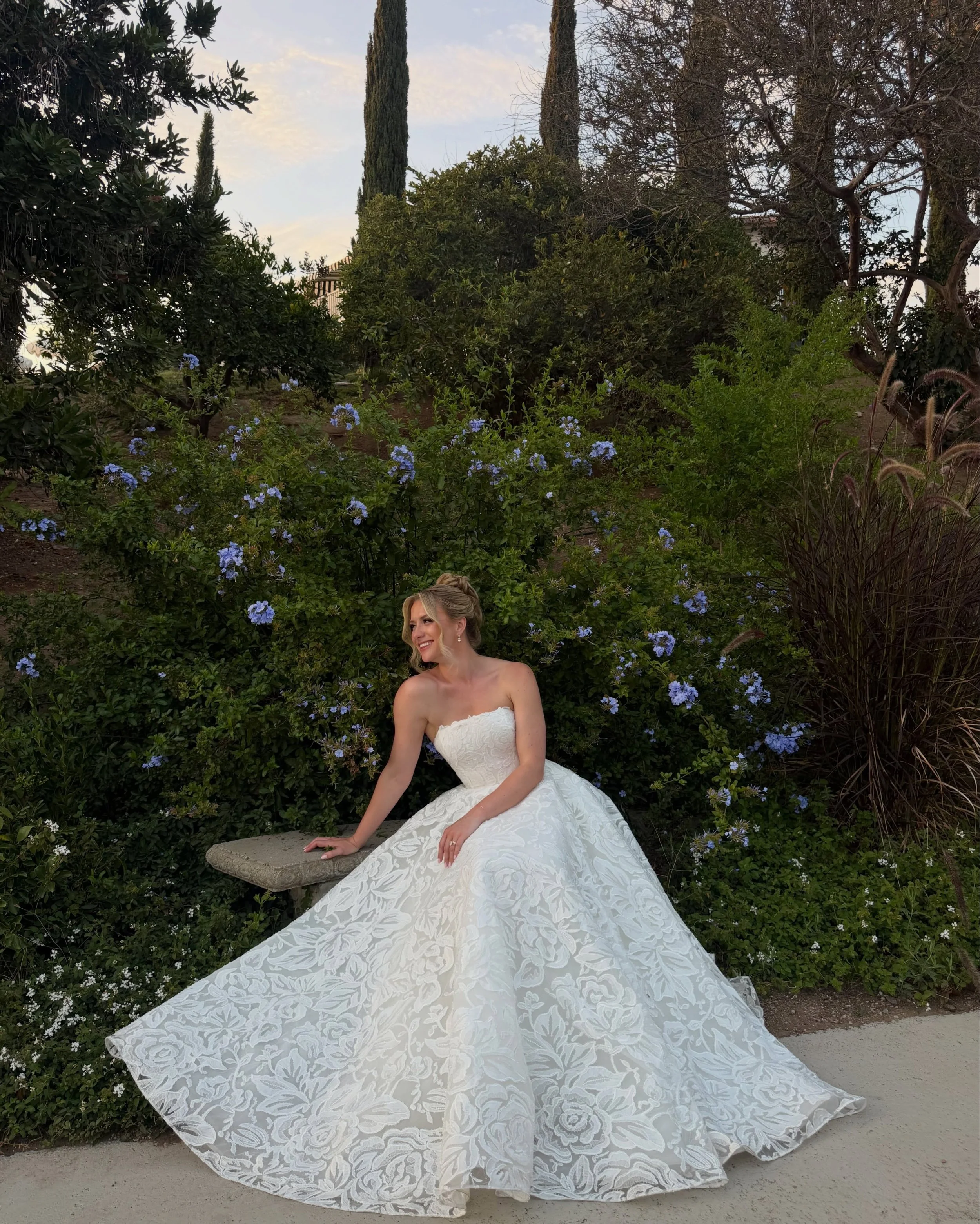 A full circle moment for @haley_morton101 in her @kleinfeldbridal gown, as she had previously interned at the company back in 2018 while living in New York 🤍

Content: @absocialstudio
Planning: @theperfectpairwedding
Venue: @jeuneperche
Photo: @hope
