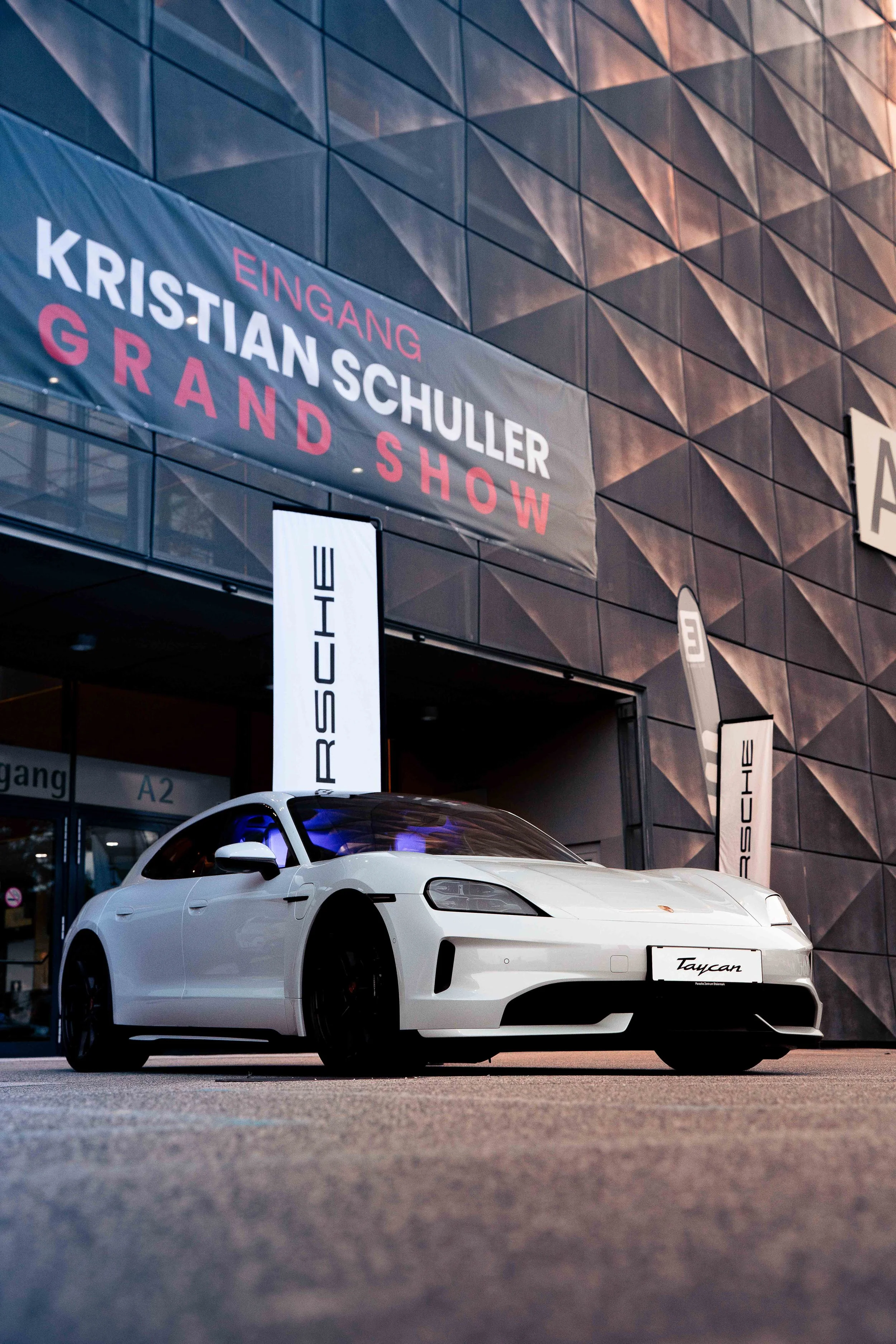 Ein Auto bei einem Business-Event in Graz aufgenommen von Fabian Hasler