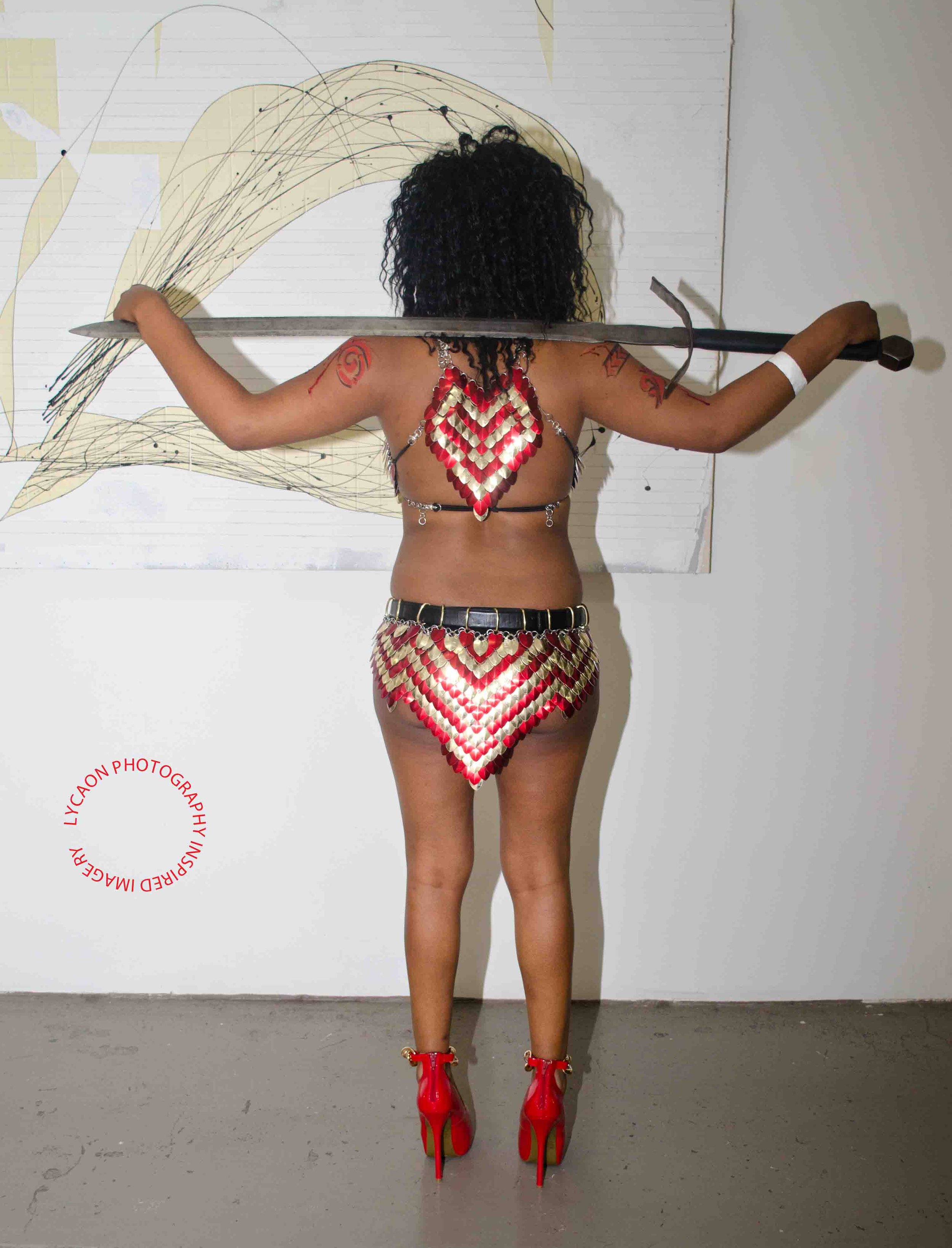 8
Outfit The Armorer 
Hair/makeup Jennifer Sullivan
Weapon Badger Blades