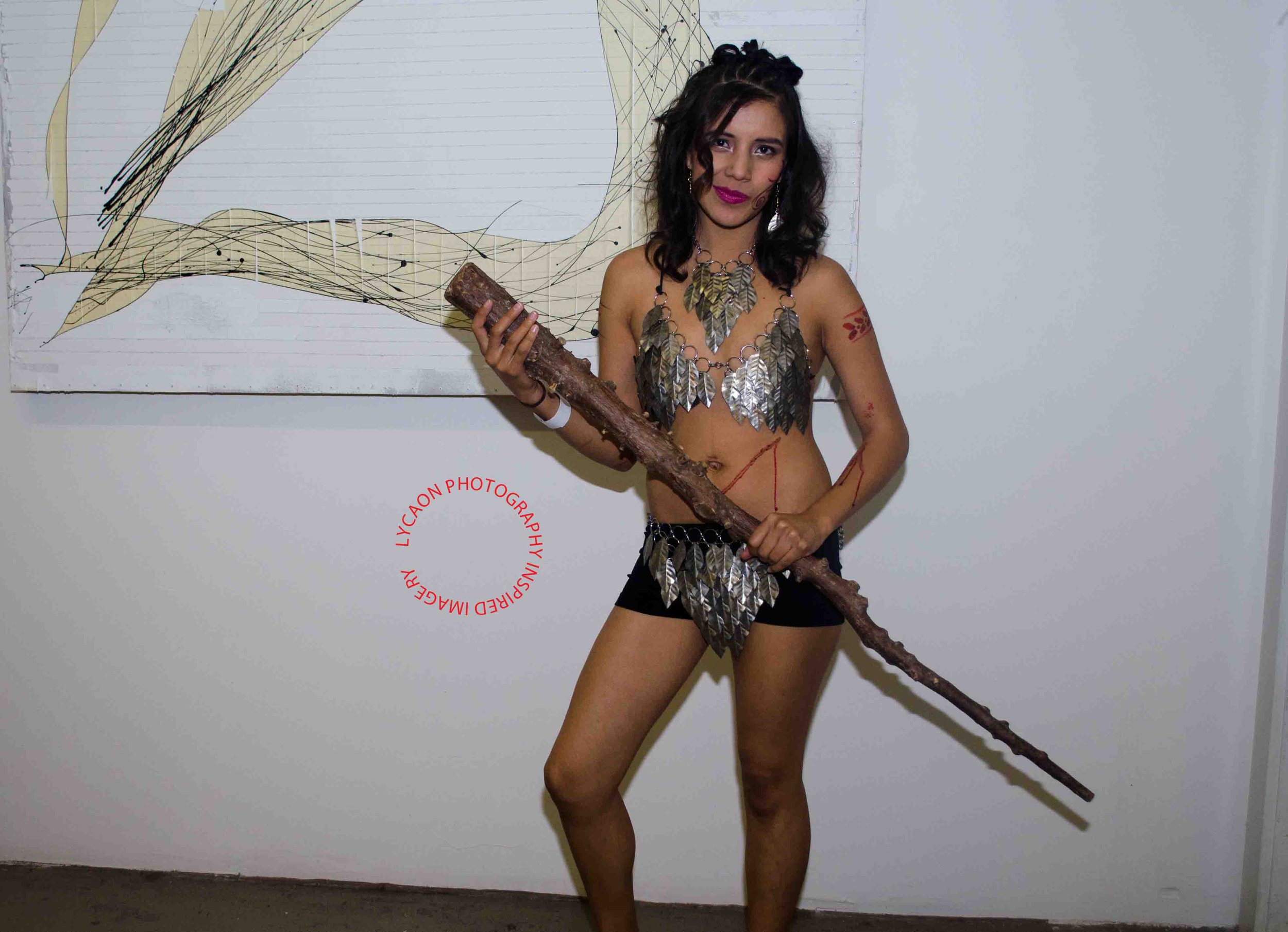 10
Outfit The Armorer
