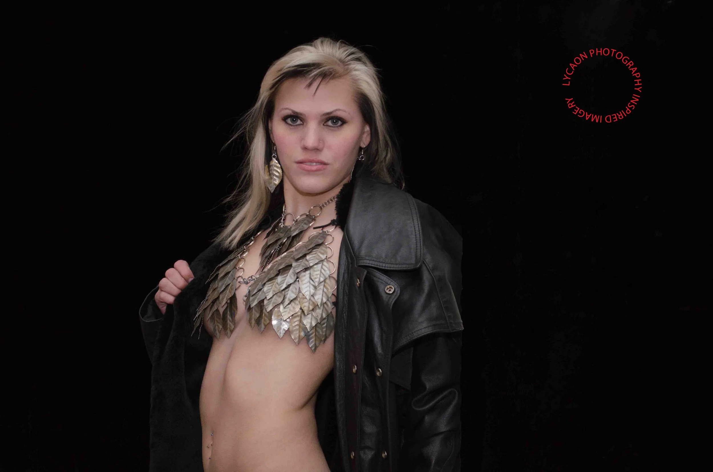 32
Model Crystal
Outfit The Armorer