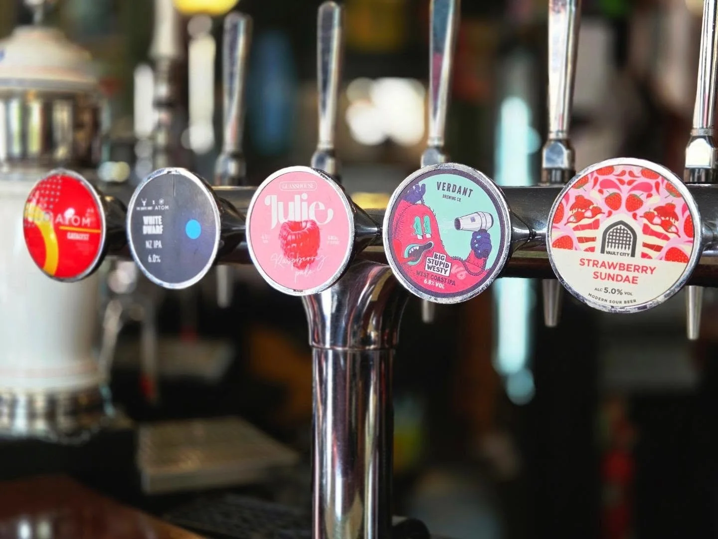 DEFINITION OF A STAR STUDDED LINE UP ⭐️ plus loads of crackers on cask and in the fridge, get em while they're on 

ATOM - CATALYST // ATOM &times; THE WHITE HART - WHITE DWARF // GLASSHOUSE - JULIE // VERDANT - BIG STUPID WESTY // VAULT CITY - STRAW