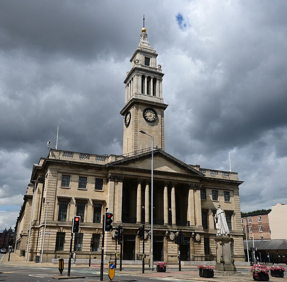 Guildhall, Hull, exterior building photograph.