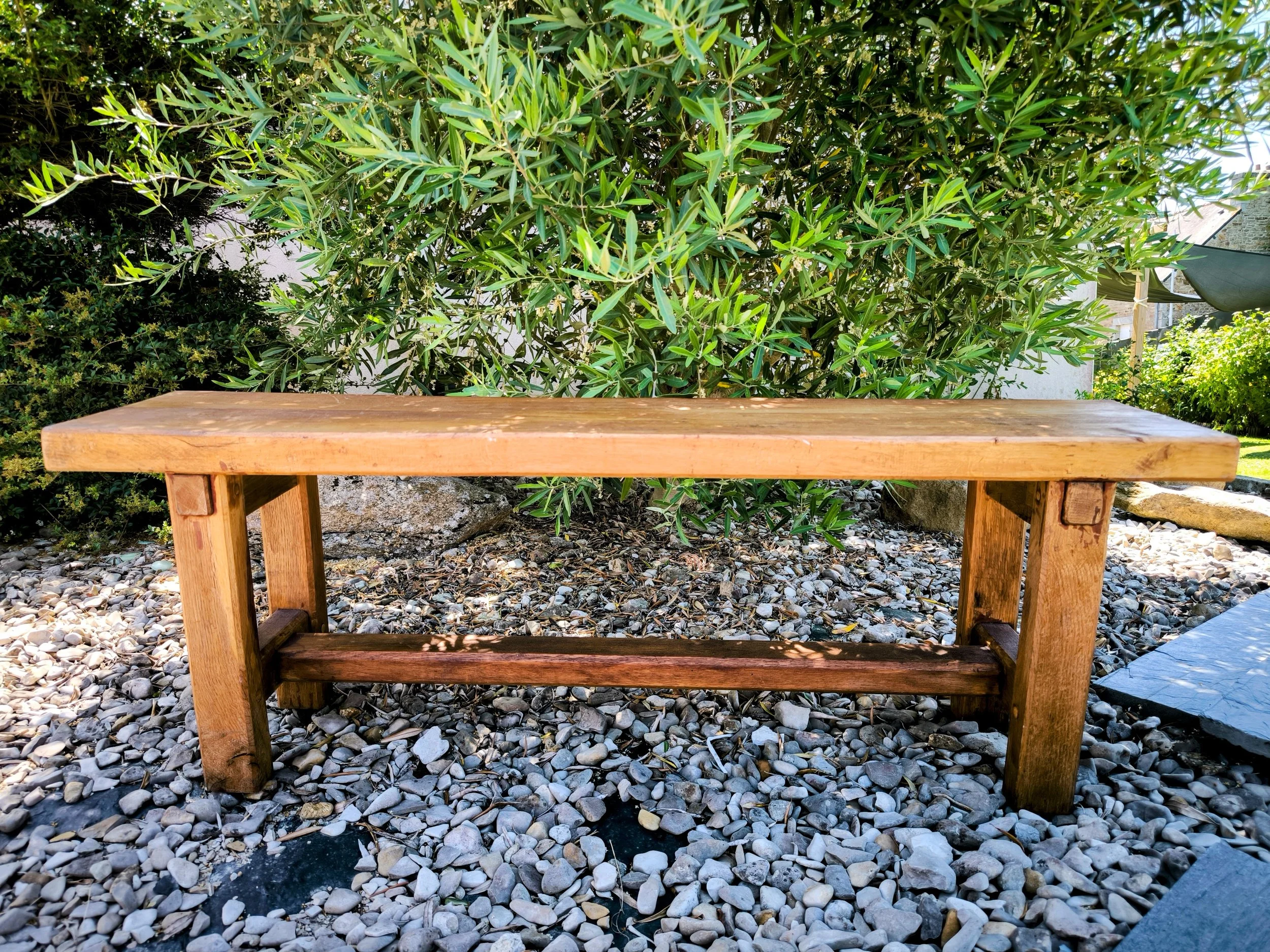 Banc de cérémonie en bois.