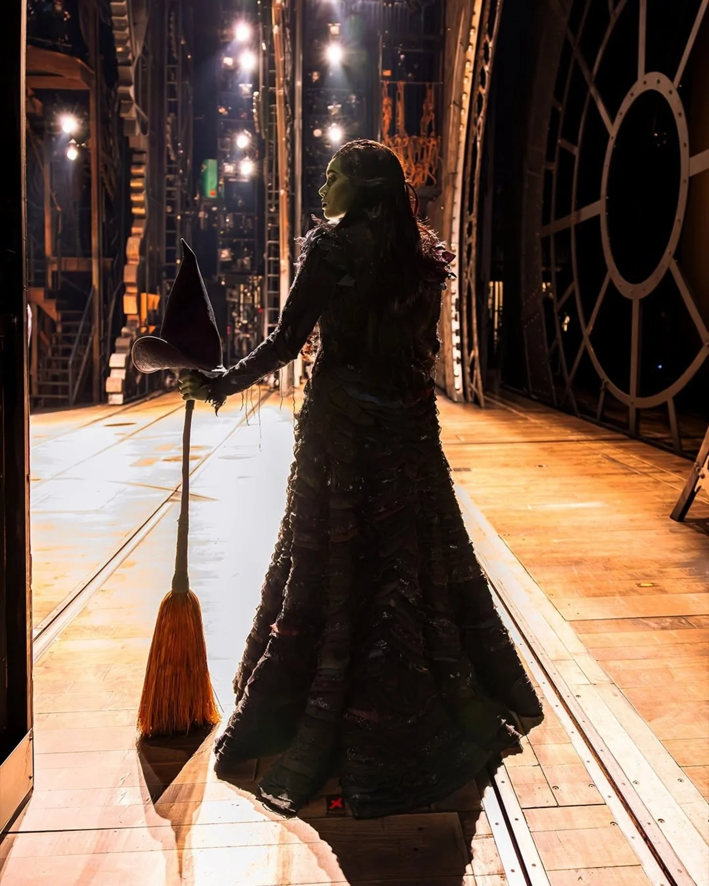 This is one of my favorite photos I&rsquo;ve ever taken - thank you @lenciakebede for your collaboration!!! @wicked_musical 🫶🏼🫶🏼

#Repost @wicked_musical
・・・
Brains. Heart. Courage. She carries them all. #WICKED
📸: @rebeccajmichelson