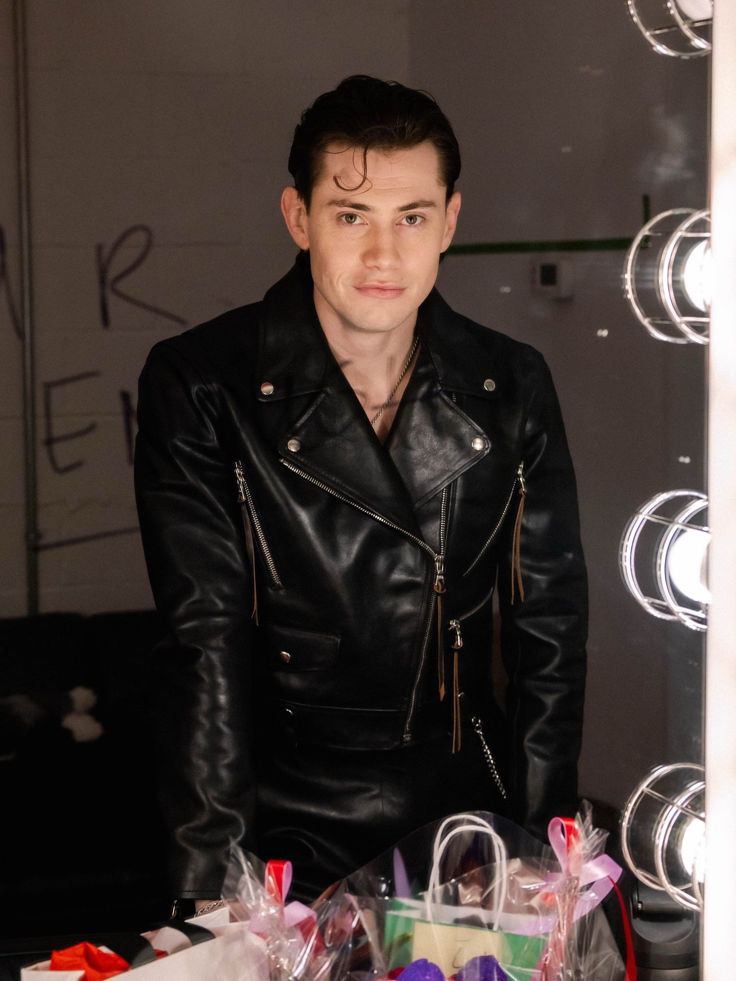 Got ready with LJ Benet and @broadwaydirect for opening night of @lostboysmusical 📸

📸 shot for Broadway Direct 

outfit: @ghostartifacts 
grooming: @tayonmyface 
boots: @celine