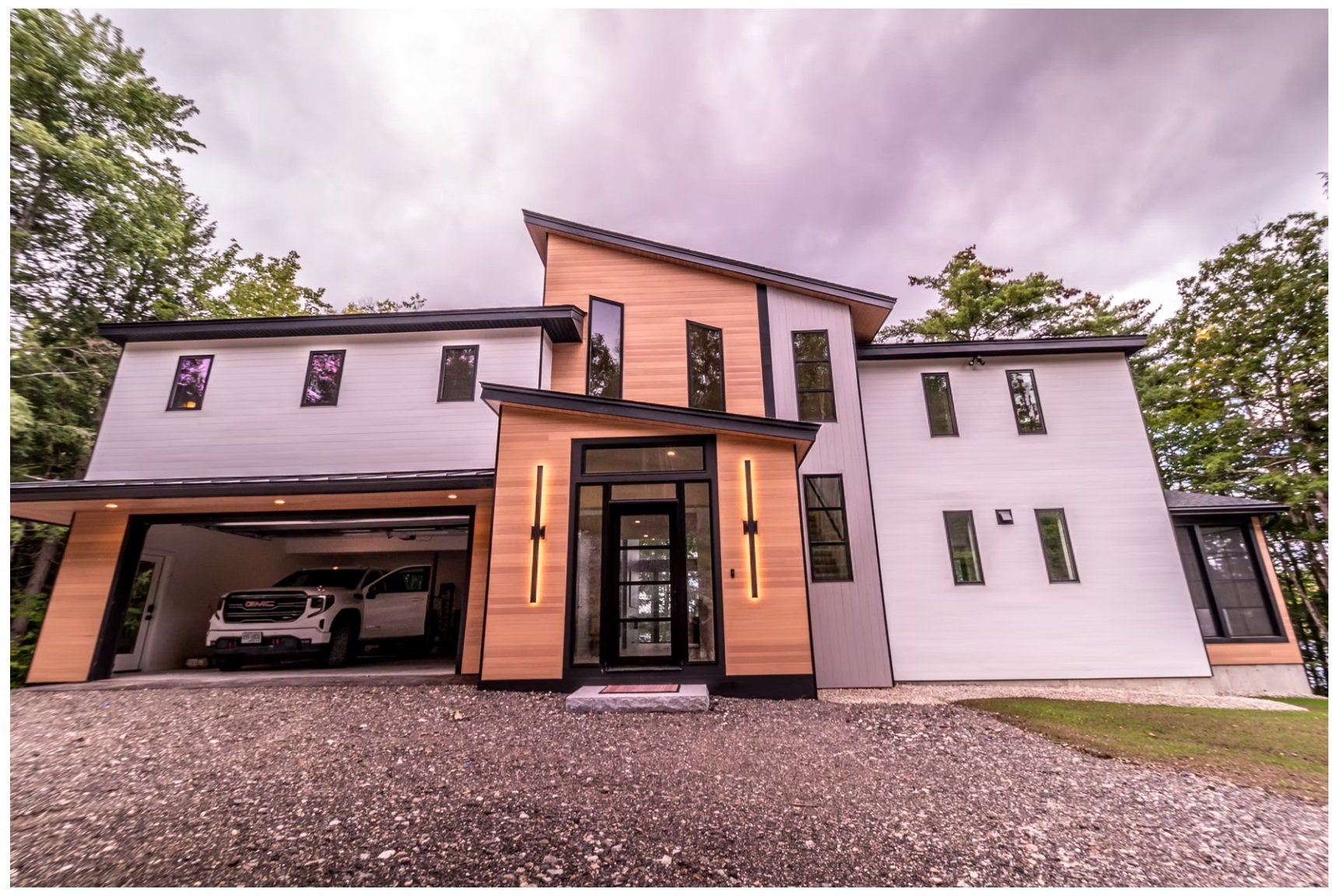 modern_lakehouse_modern_entry.jpg