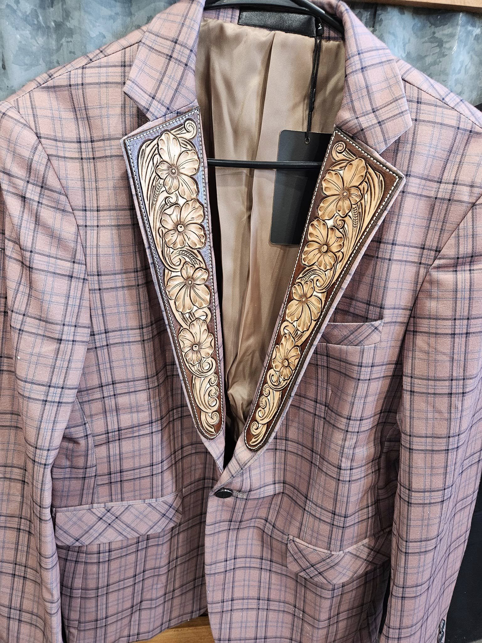 Men's Large Salmon Plaid Blazer