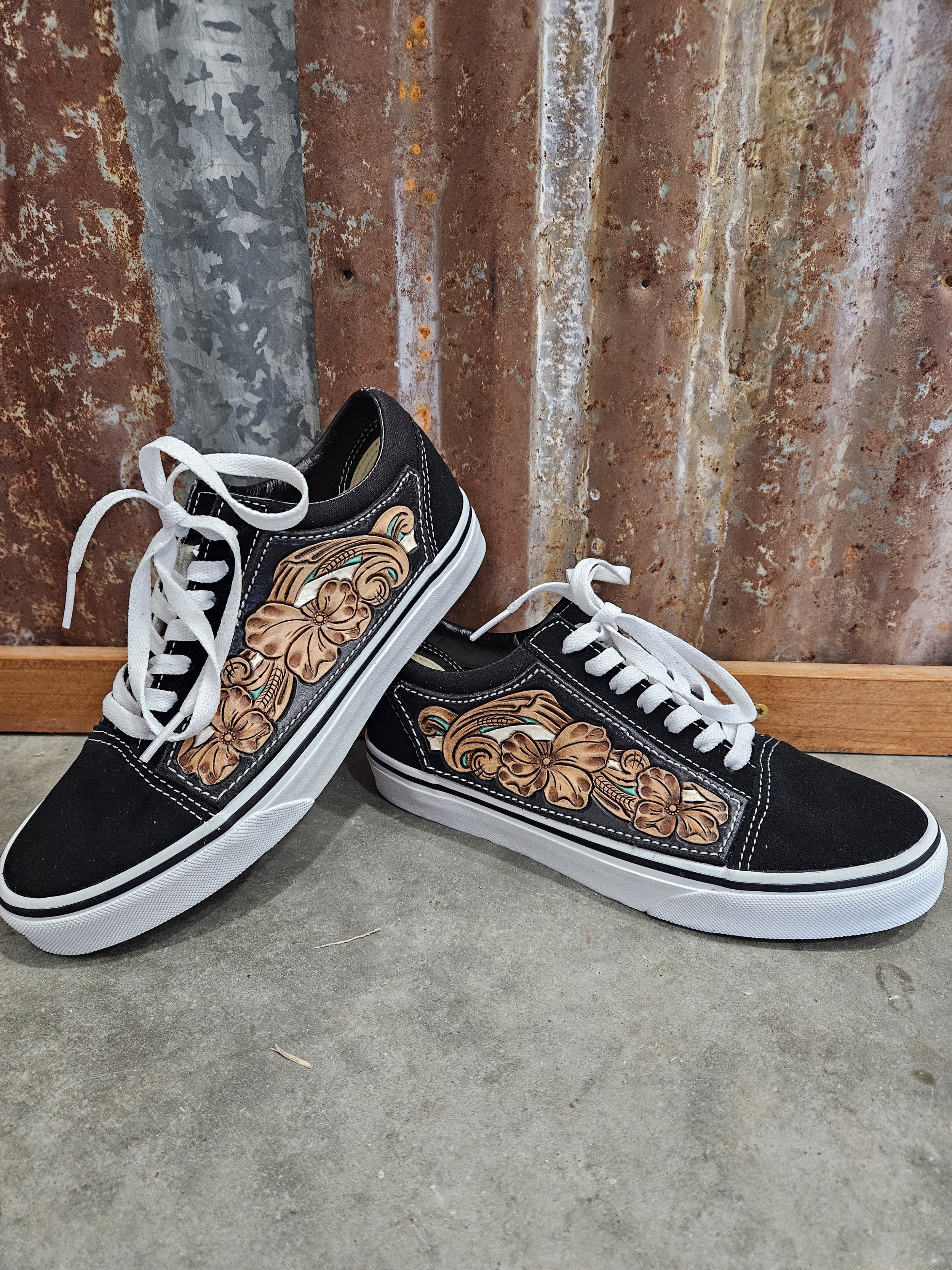 Black Vans Women's 7