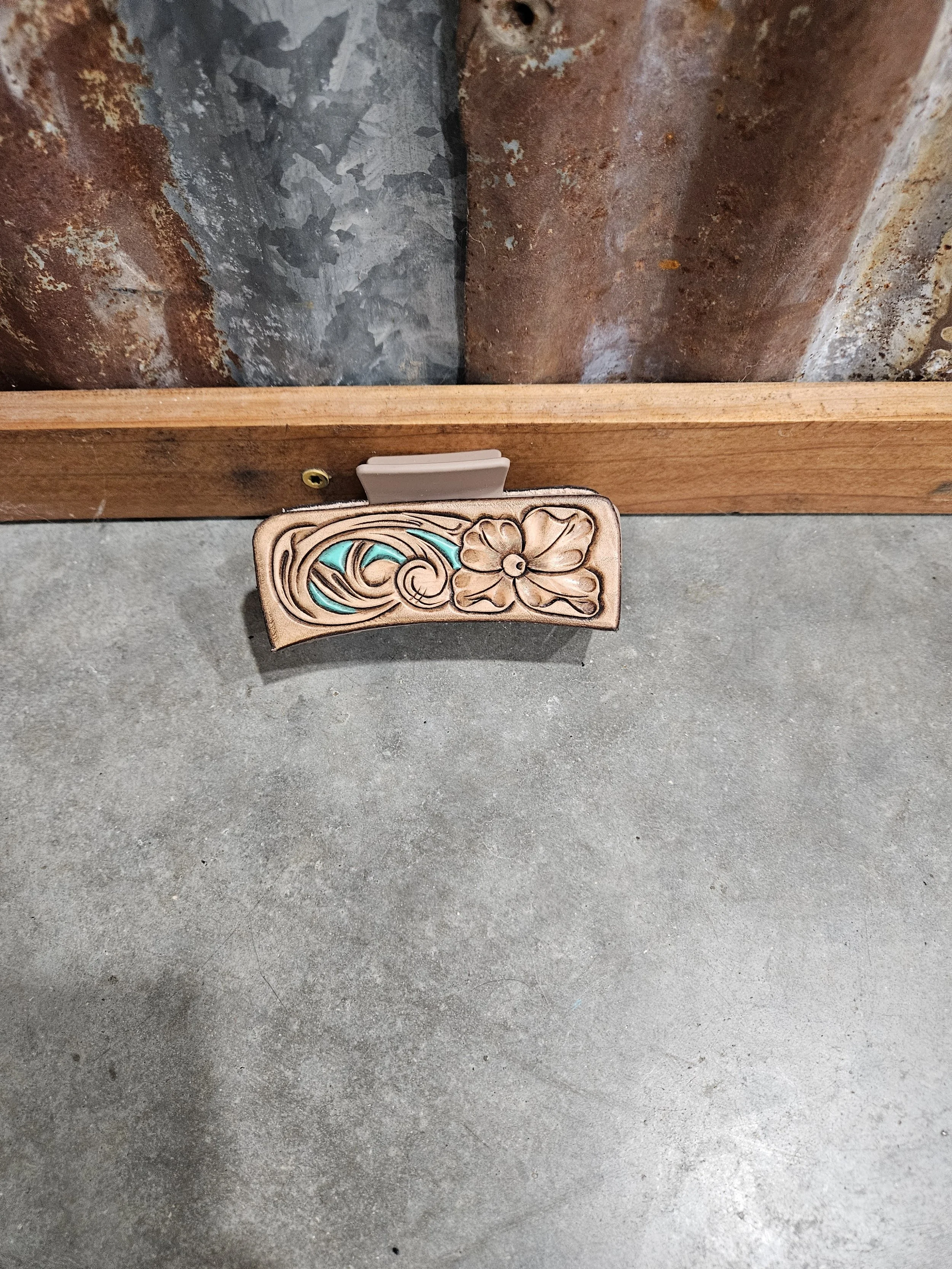 Floral and Light Brown Hair Claw