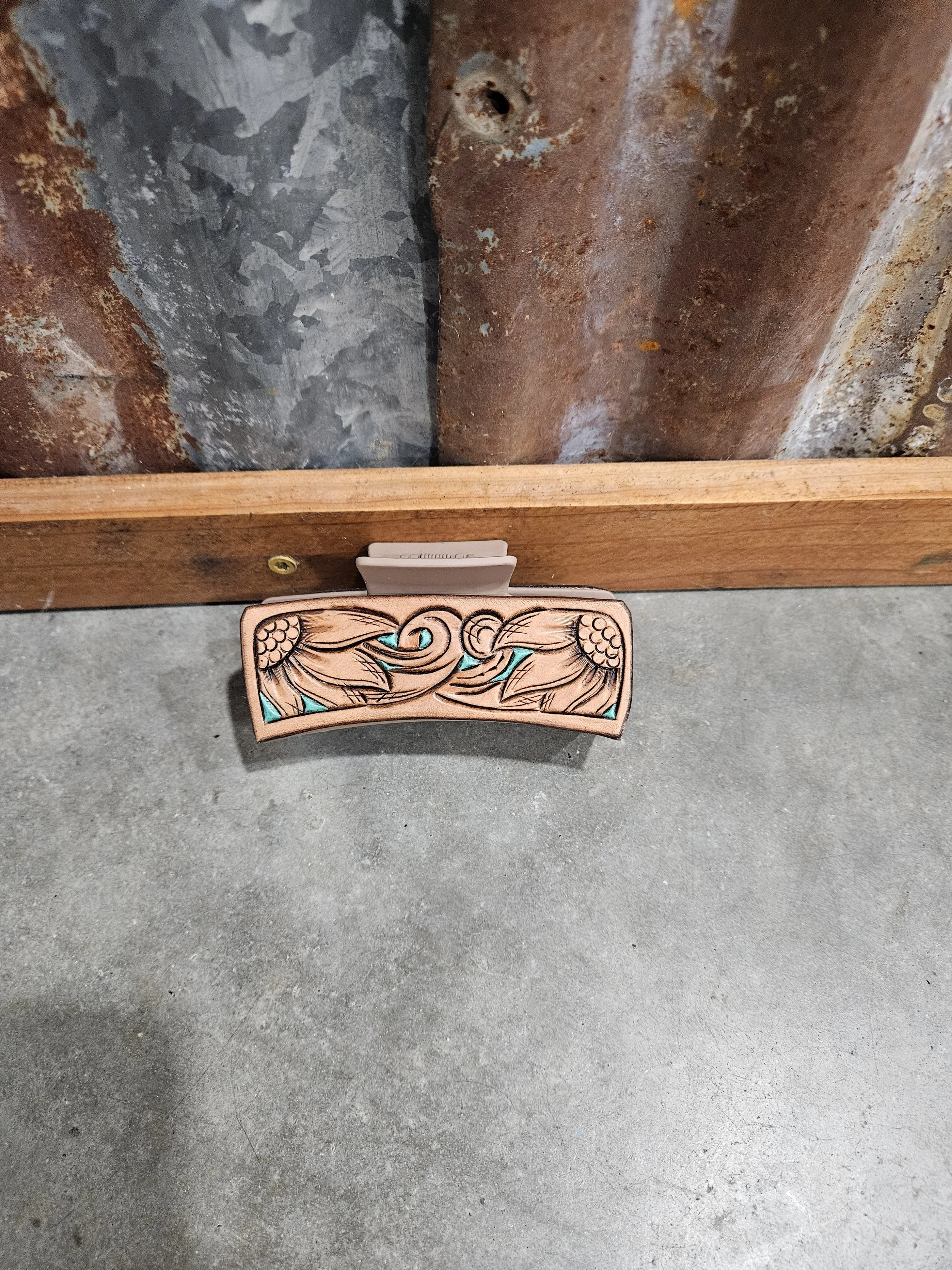 Floral and Light Brown Hair Claw