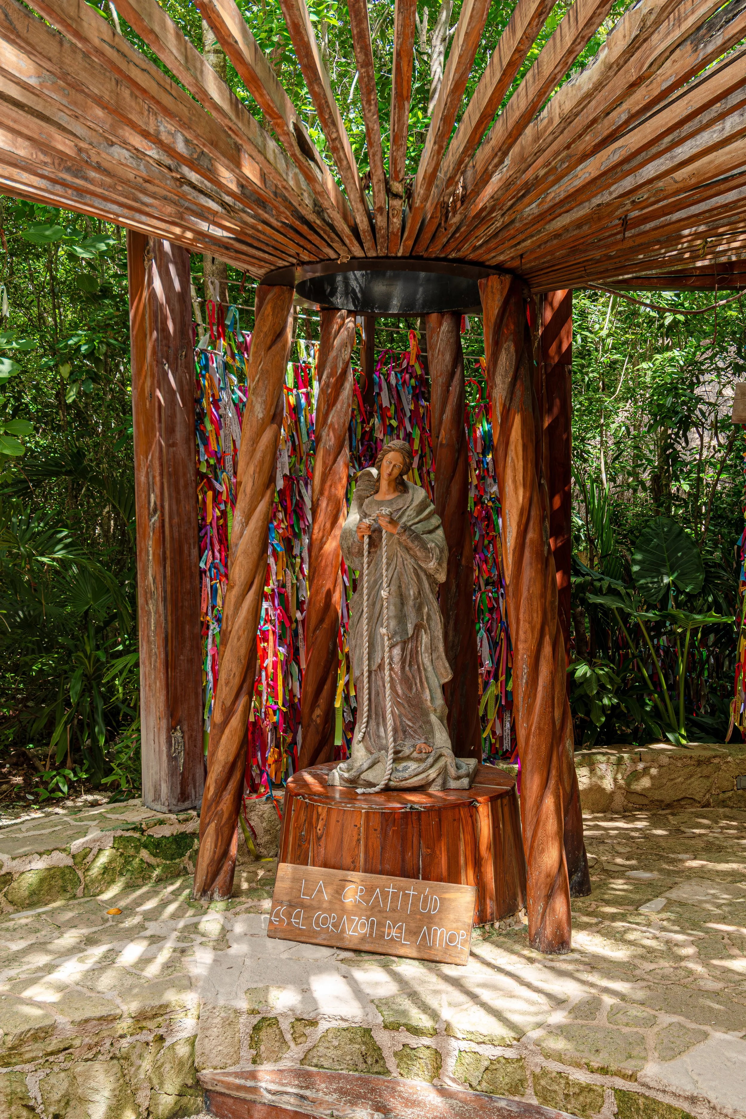 Mary, Undoer of Knots