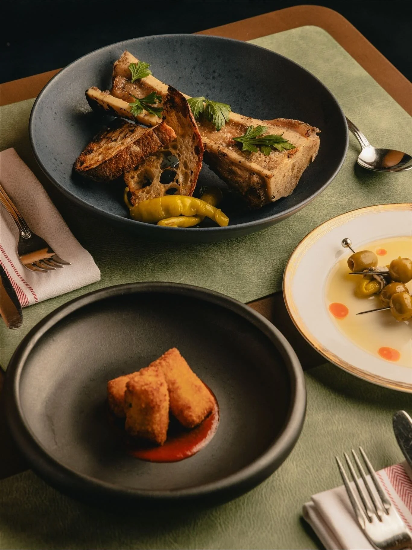 A taste of Spain 🇪🇸 in the Queen City: Etxe is a Basque-inspired steakhouse from Chef David Matern and Heather Brady, veterans of the Boca Restaurant Group. The menu ranges from small bites called &ldquo;pintxos&rdquo; to shareable tapas dishes as 